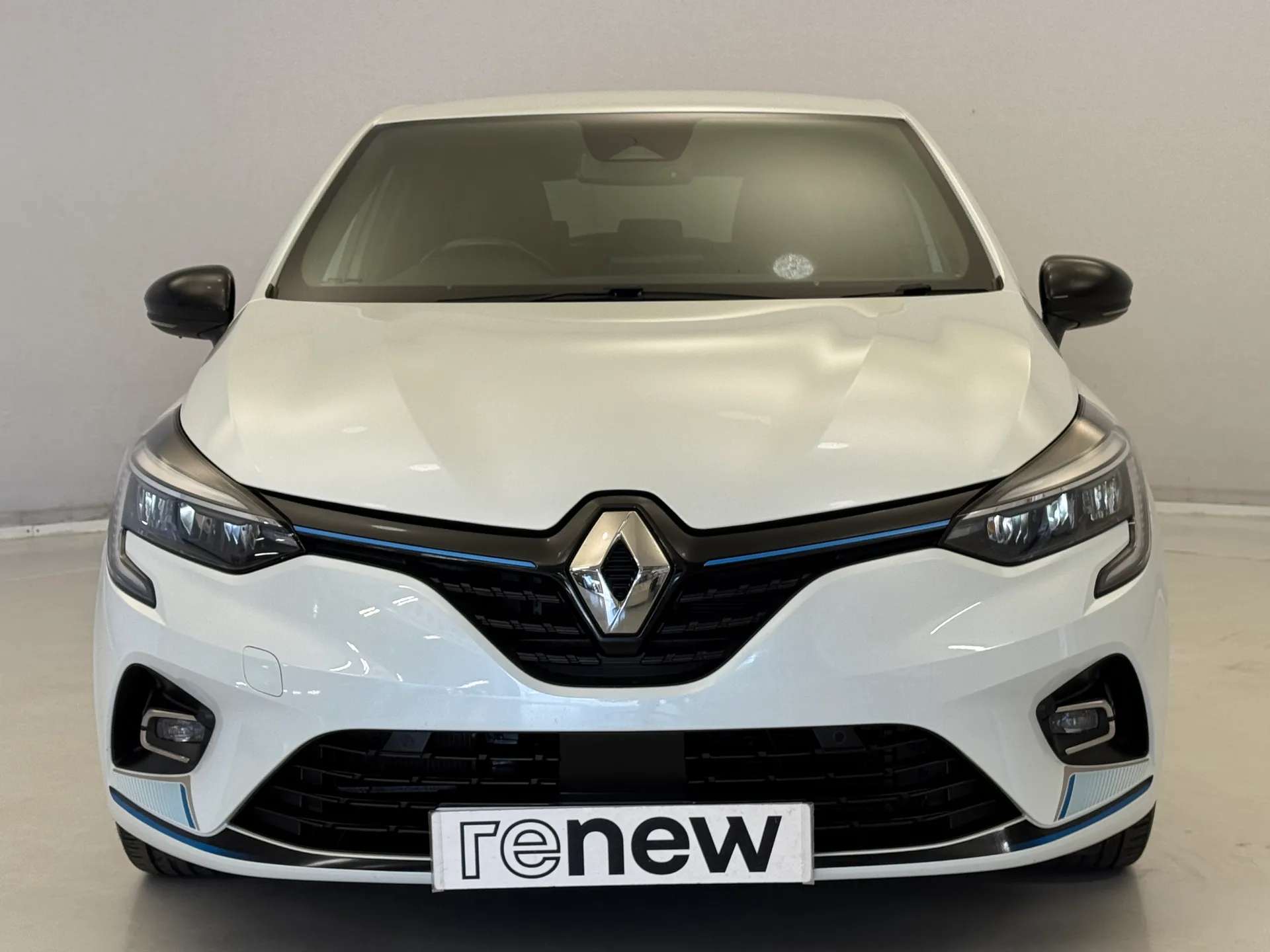 A 2021 RENAULT CLIO 1.6 E-TECH Hybrid 140 Launch Edition 5dr Auto A 2021 RENAULT CLIO 1.6 E-TECH Hybrid 140 Launch Edition 5dr Auto