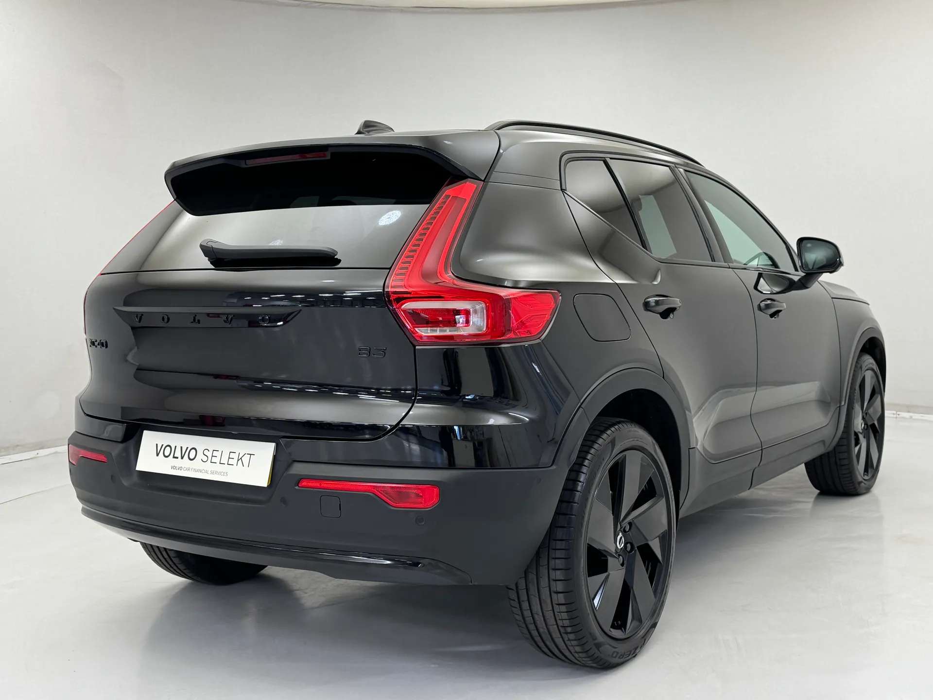 A 2025 VOLVO XC40 2.0 B3P Plus Pro Black Edition 5dr Auto A 2025 VOLVO XC40 2.0 B3P Plus Pro Black Edition 5dr Auto