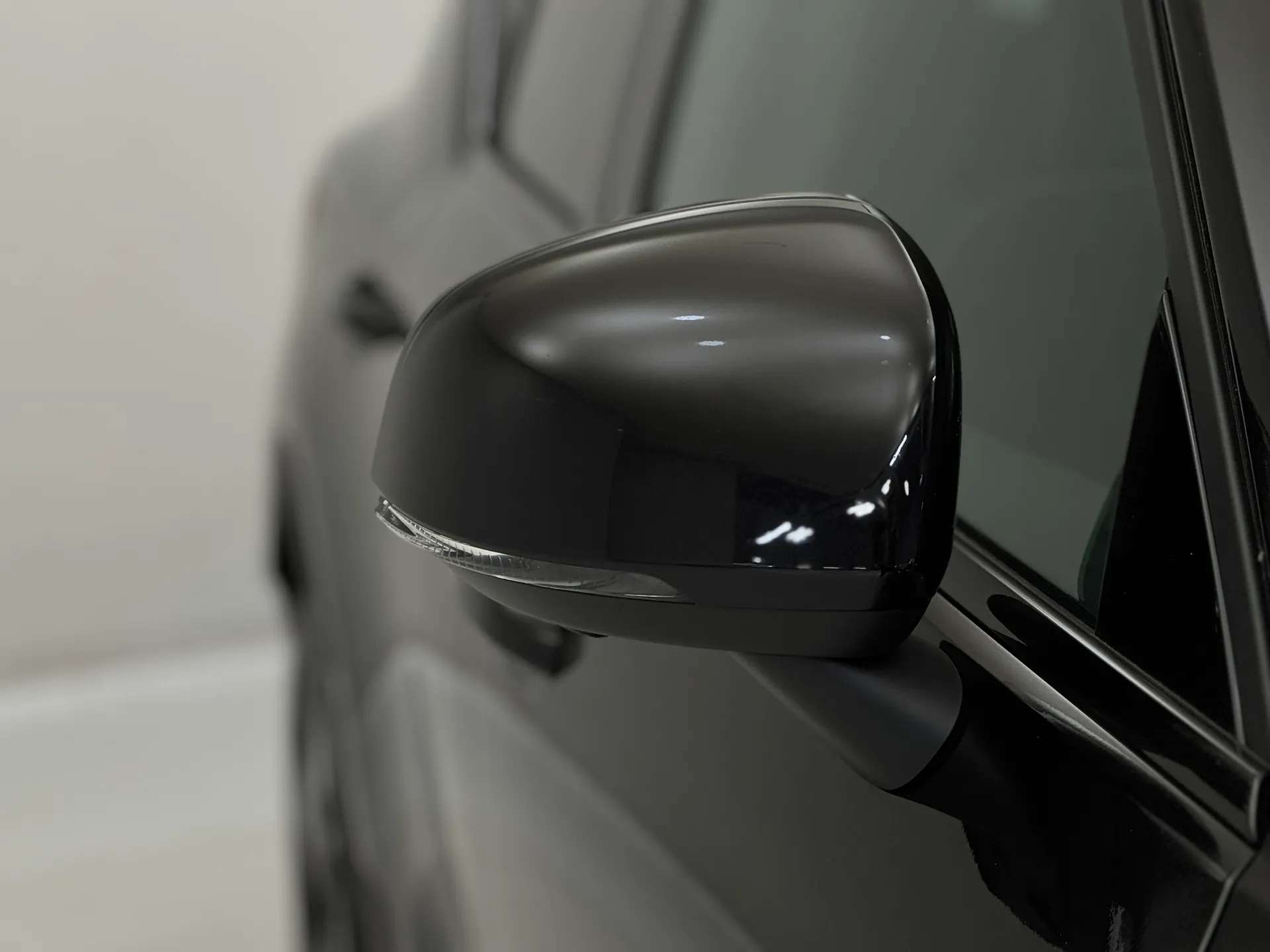 2025 VOLVO XC40 2025 VOLVO XC40