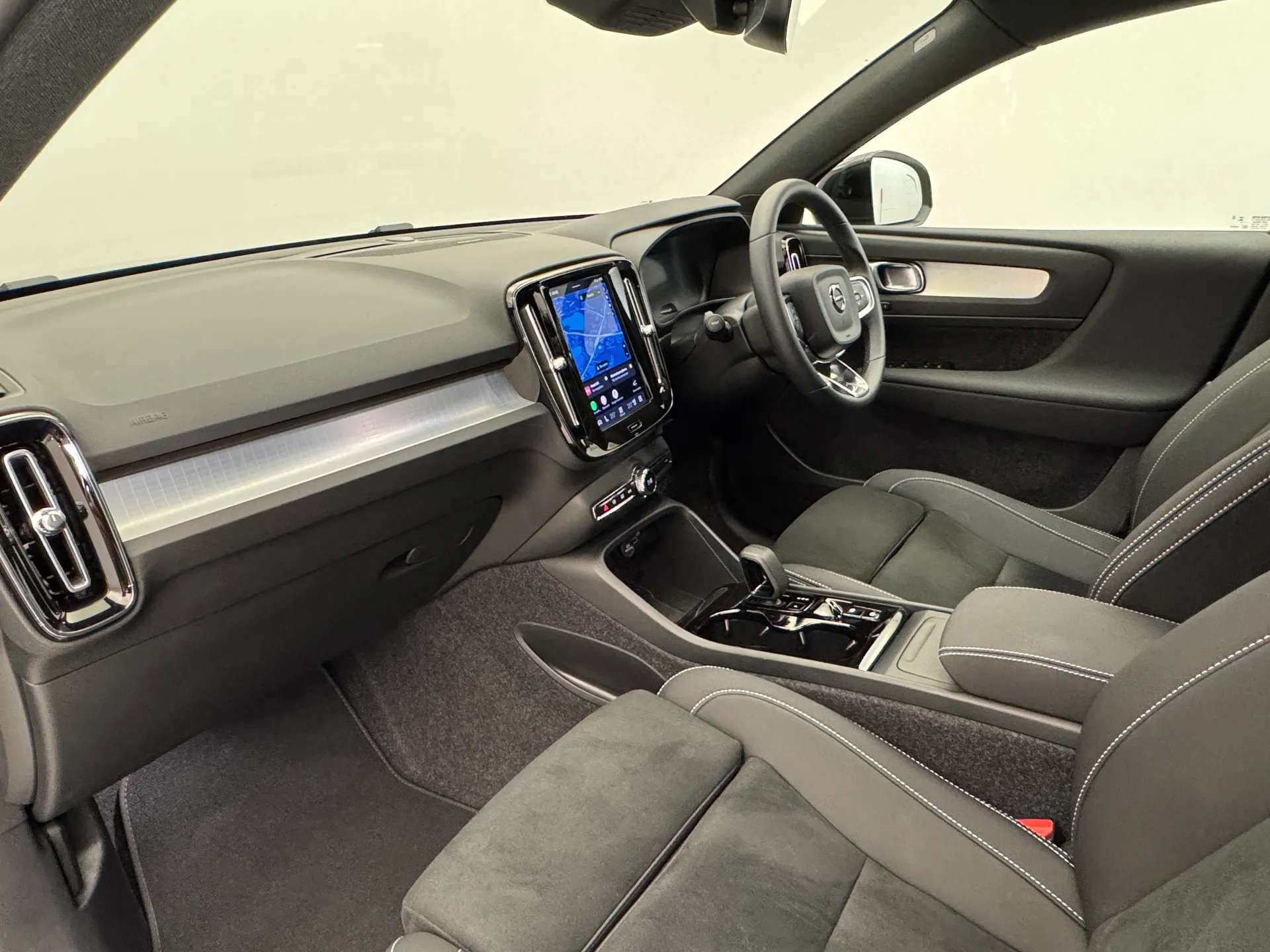 2026 VOLVO XC40 2026 VOLVO XC40