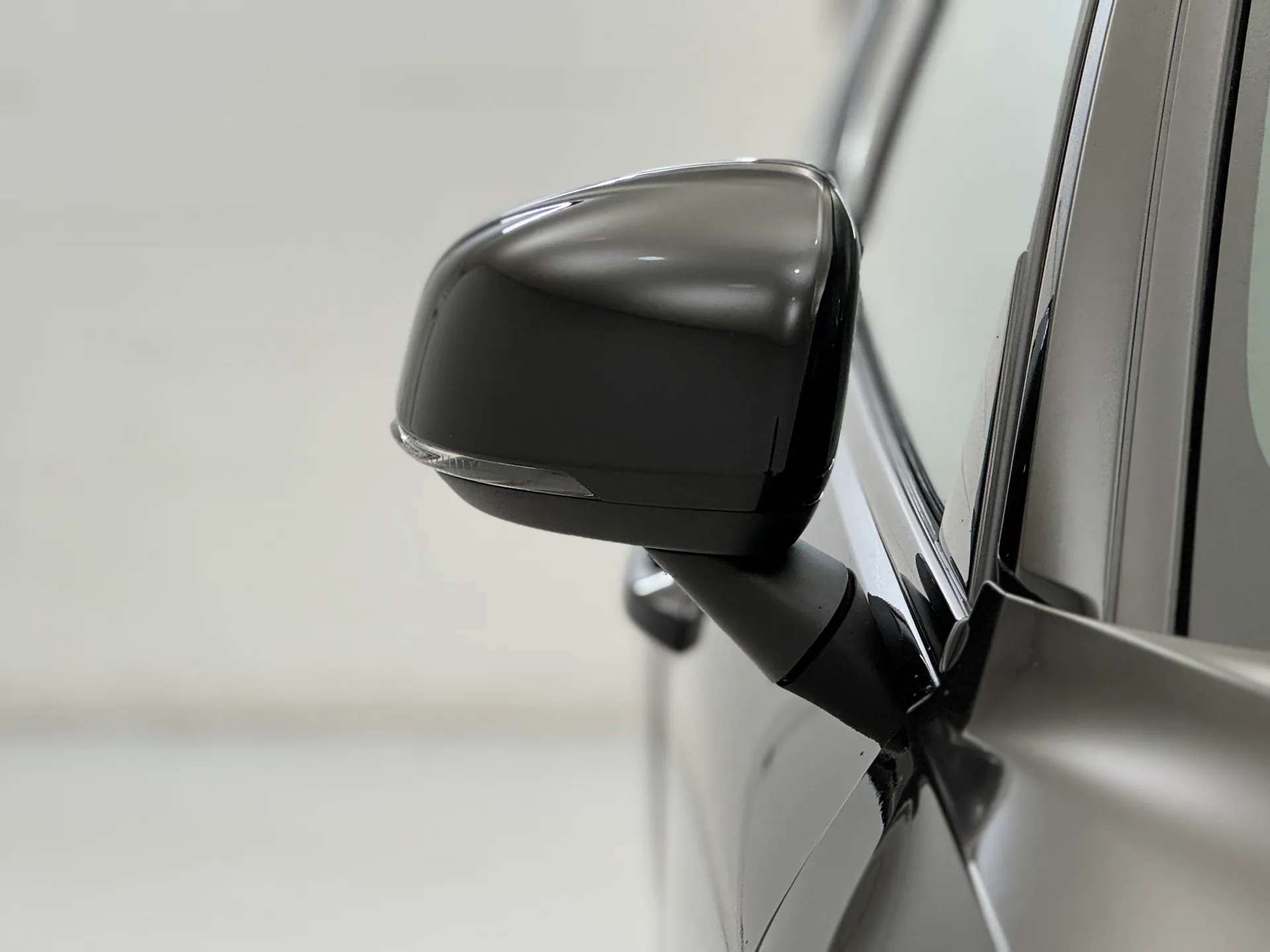 2025 VOLVO XC40 2025 VOLVO XC40