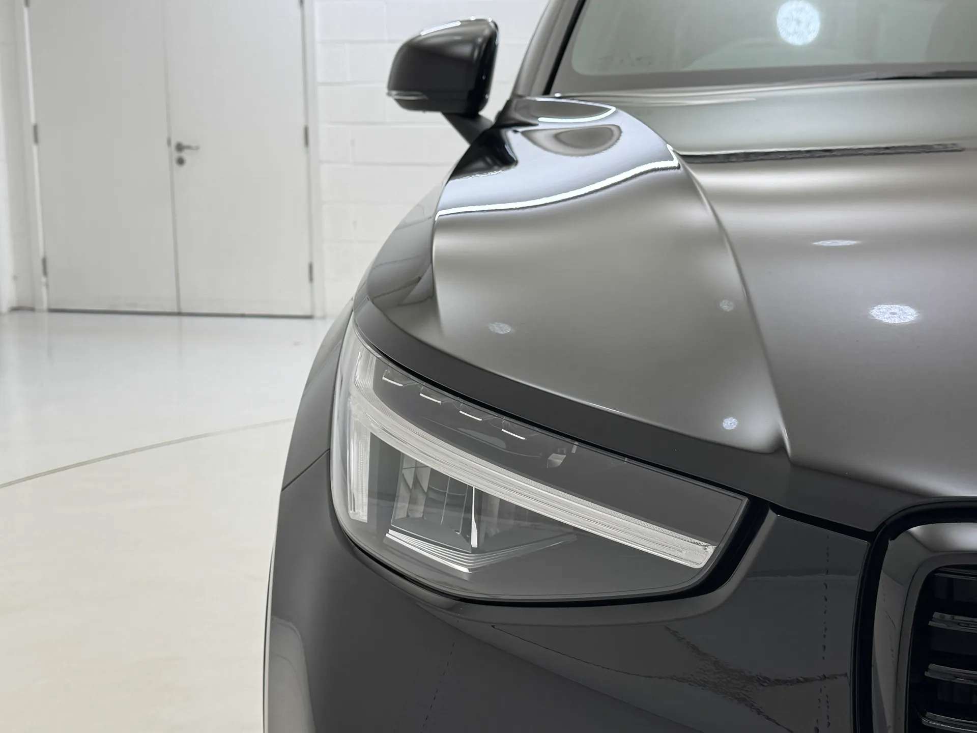 2025 VOLVO XC40 2025 VOLVO XC40