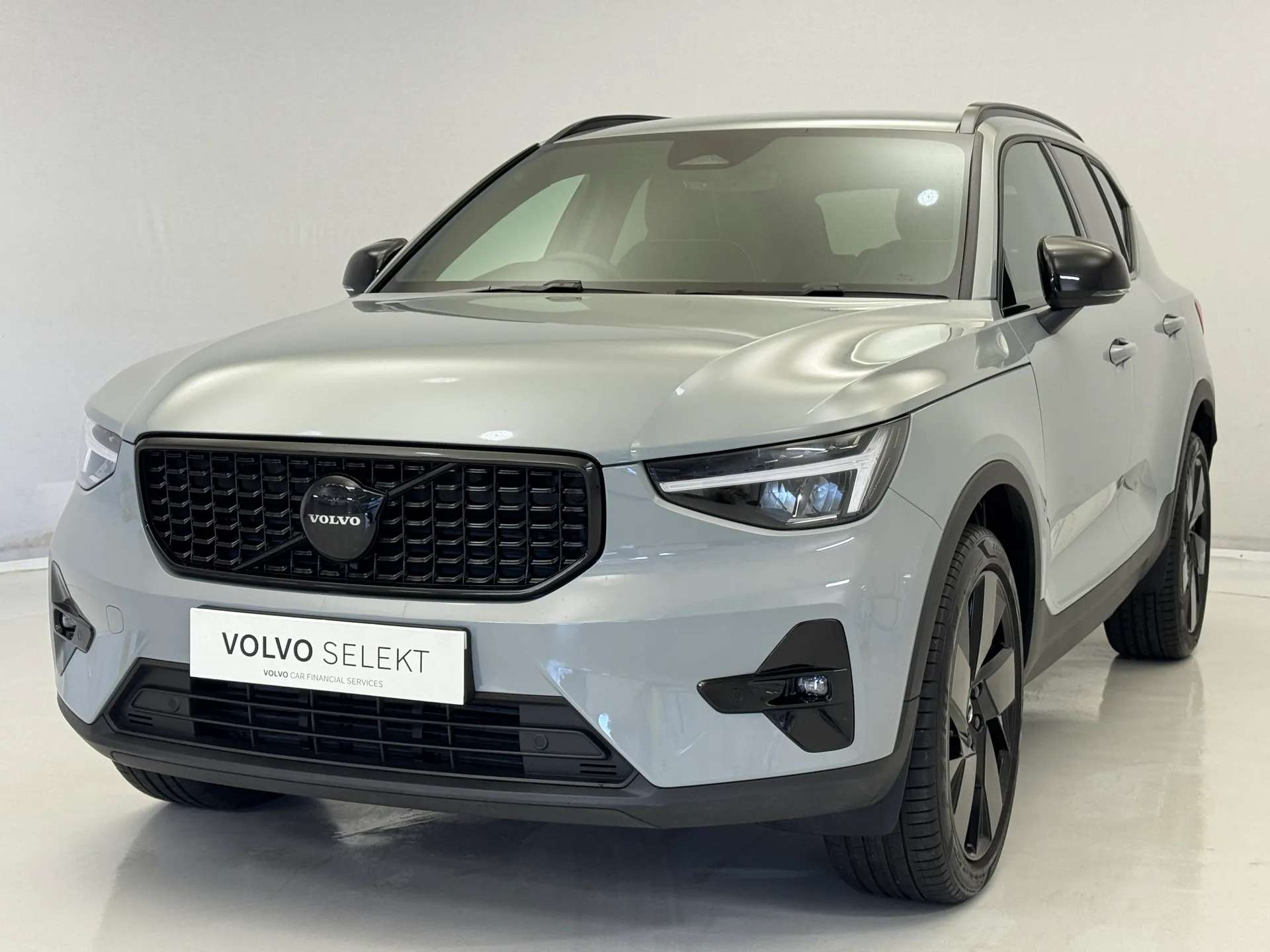 2026 VOLVO XC40 2026 VOLVO XC40