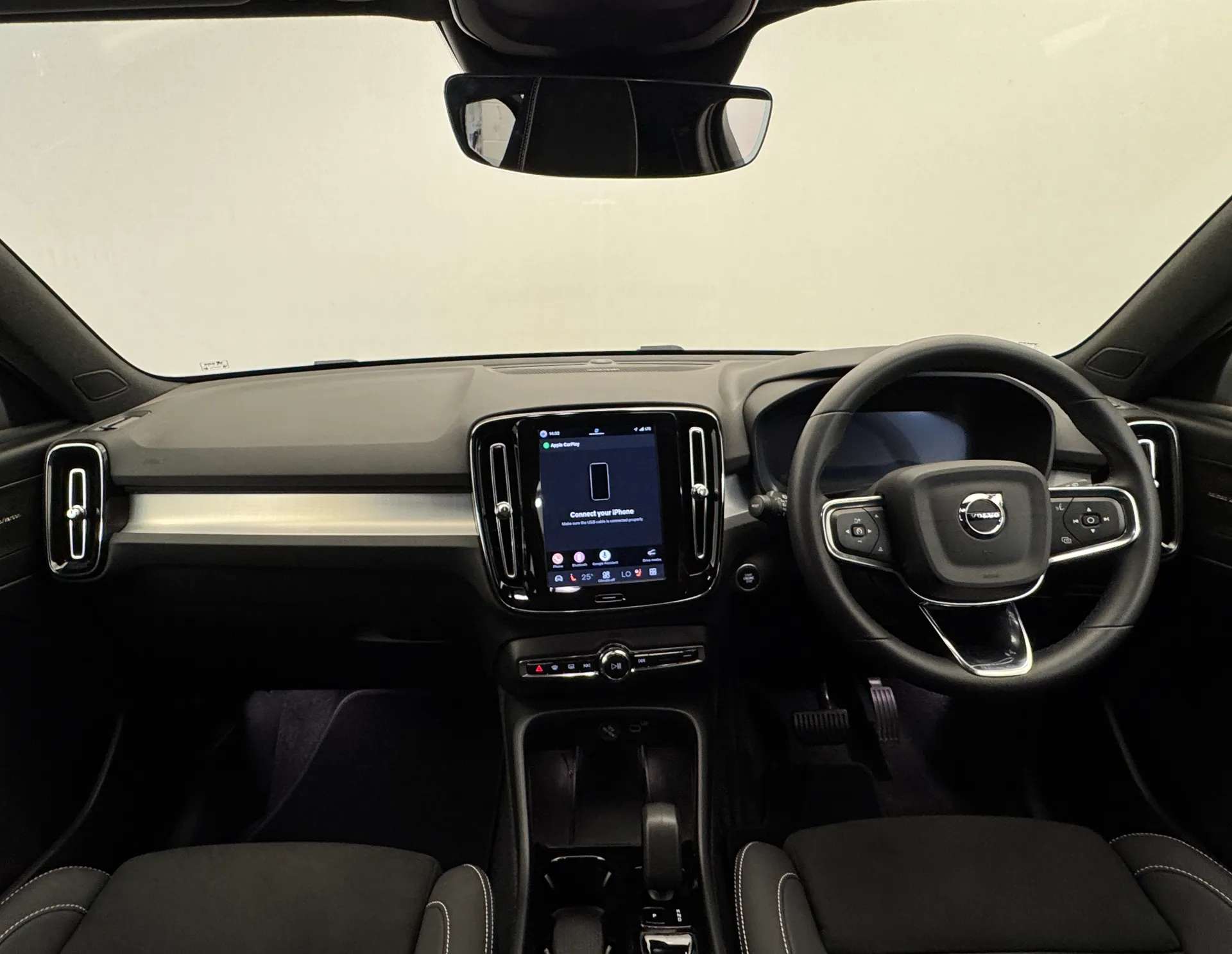 2026 VOLVO XC40 2026 VOLVO XC40