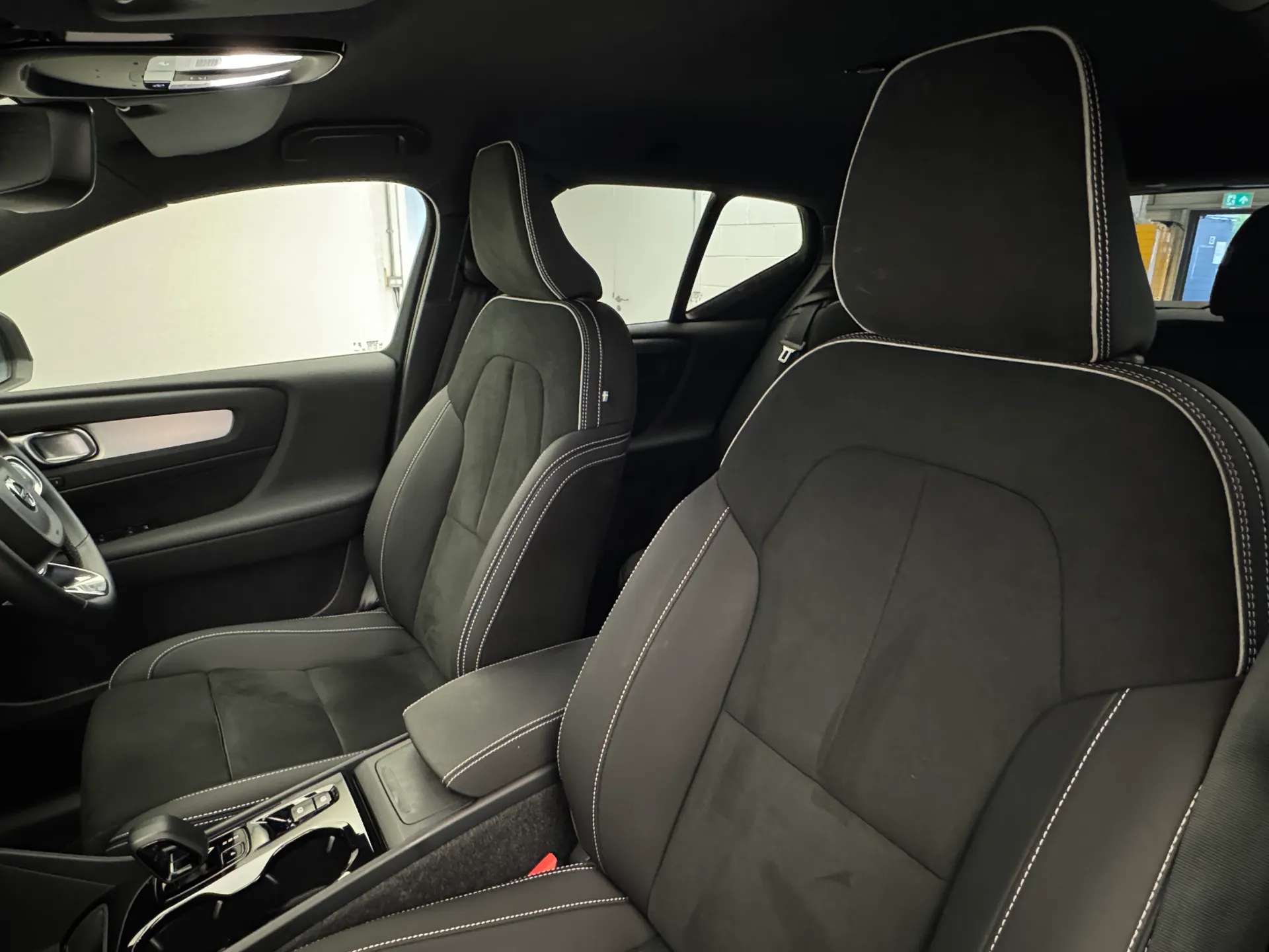2026 VOLVO XC40 2026 VOLVO XC40