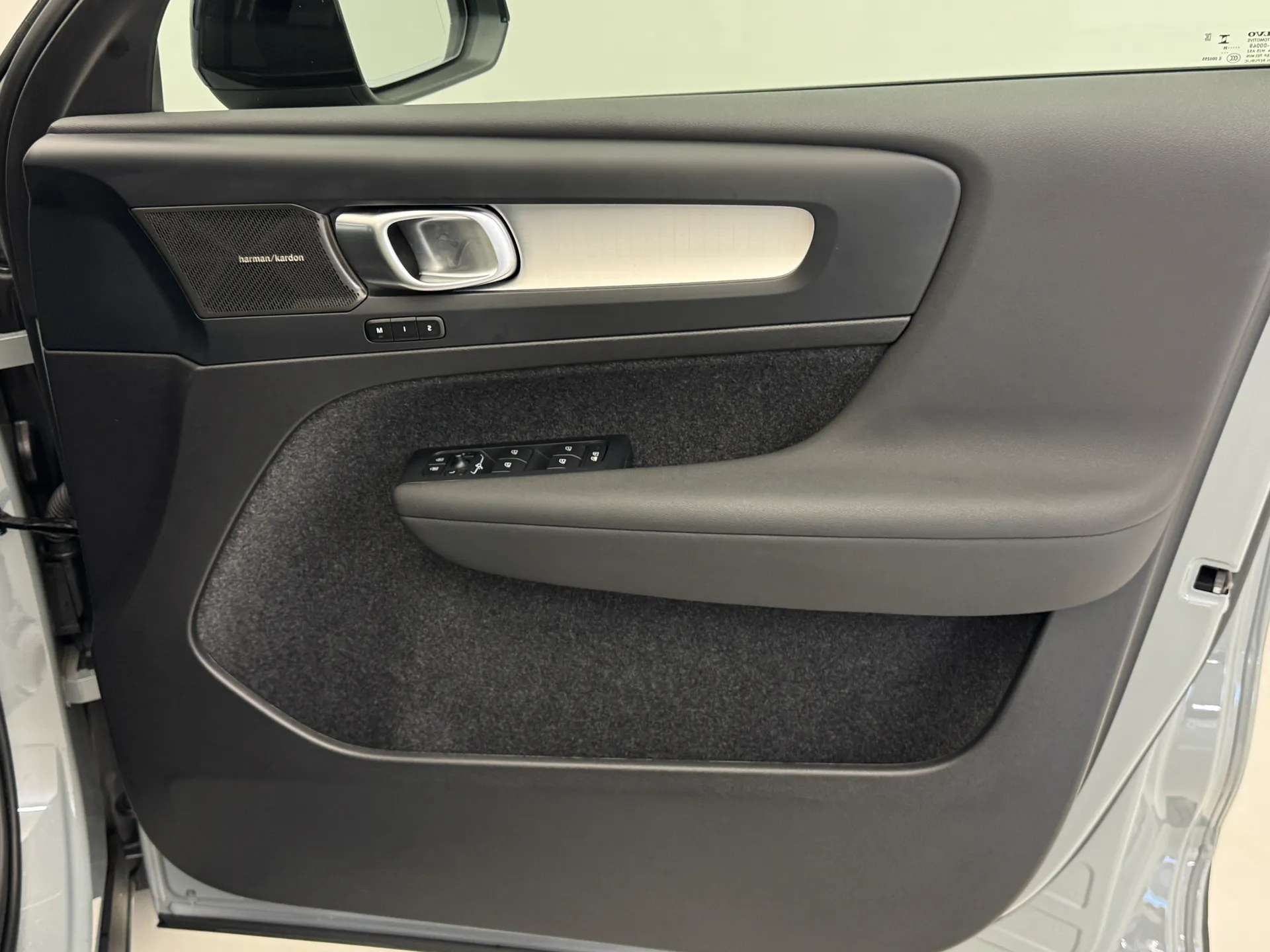 2026 VOLVO XC40 2026 VOLVO XC40