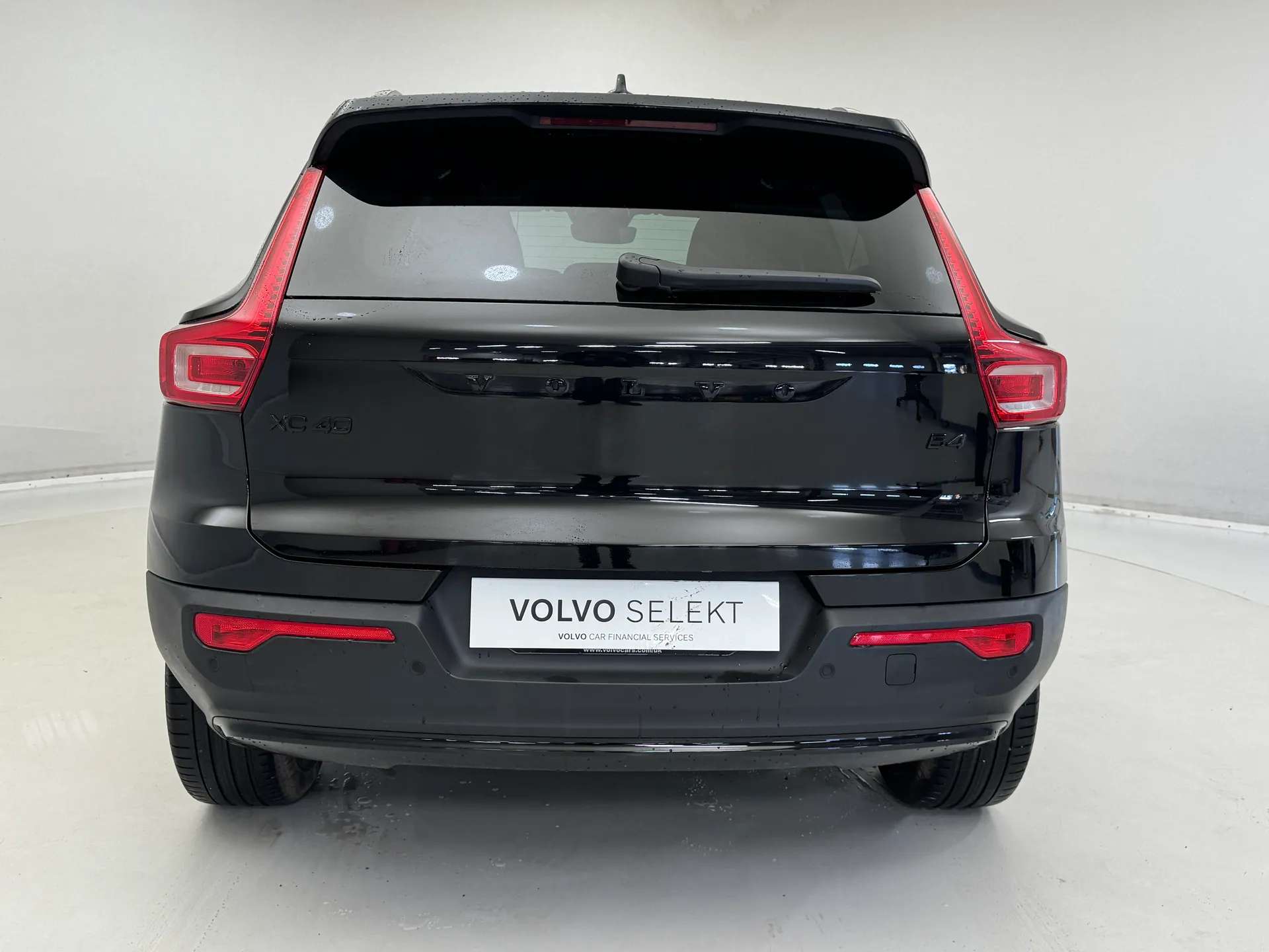 2025 VOLVO XC40 2025 VOLVO XC40