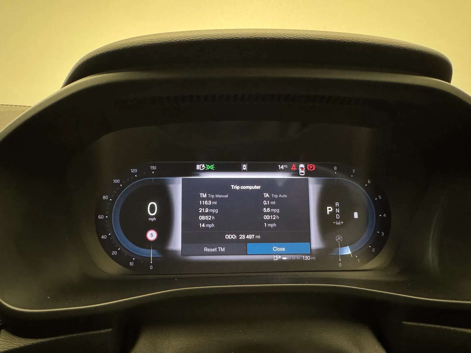 2025 VOLVO XC40 2025 VOLVO XC40