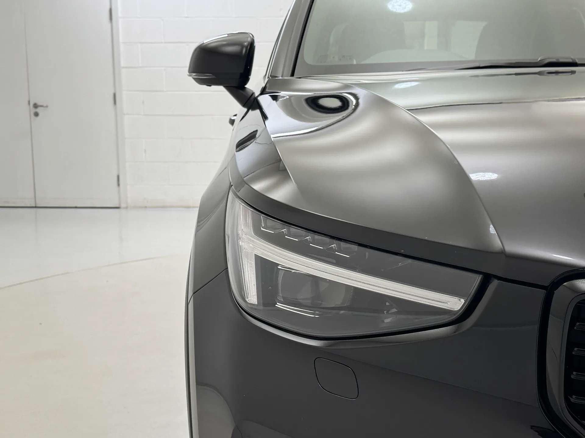 2025 VOLVO XC40 2025 VOLVO XC40