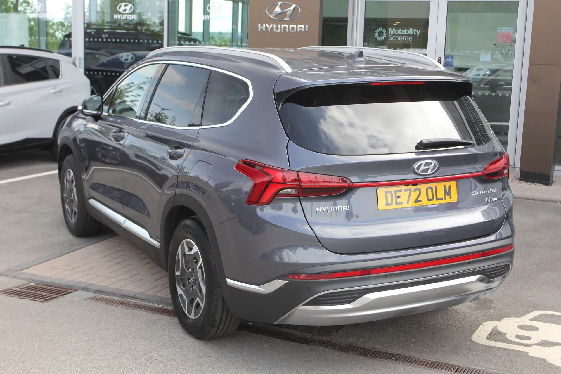 A 2022 HYUNDAI SANTA FE 1.6 TGDi Hybrid Premium 5dr Auto A 2022 HYUNDAI SANTA FE 1.6 TGDi Hybrid Premium 5dr Auto