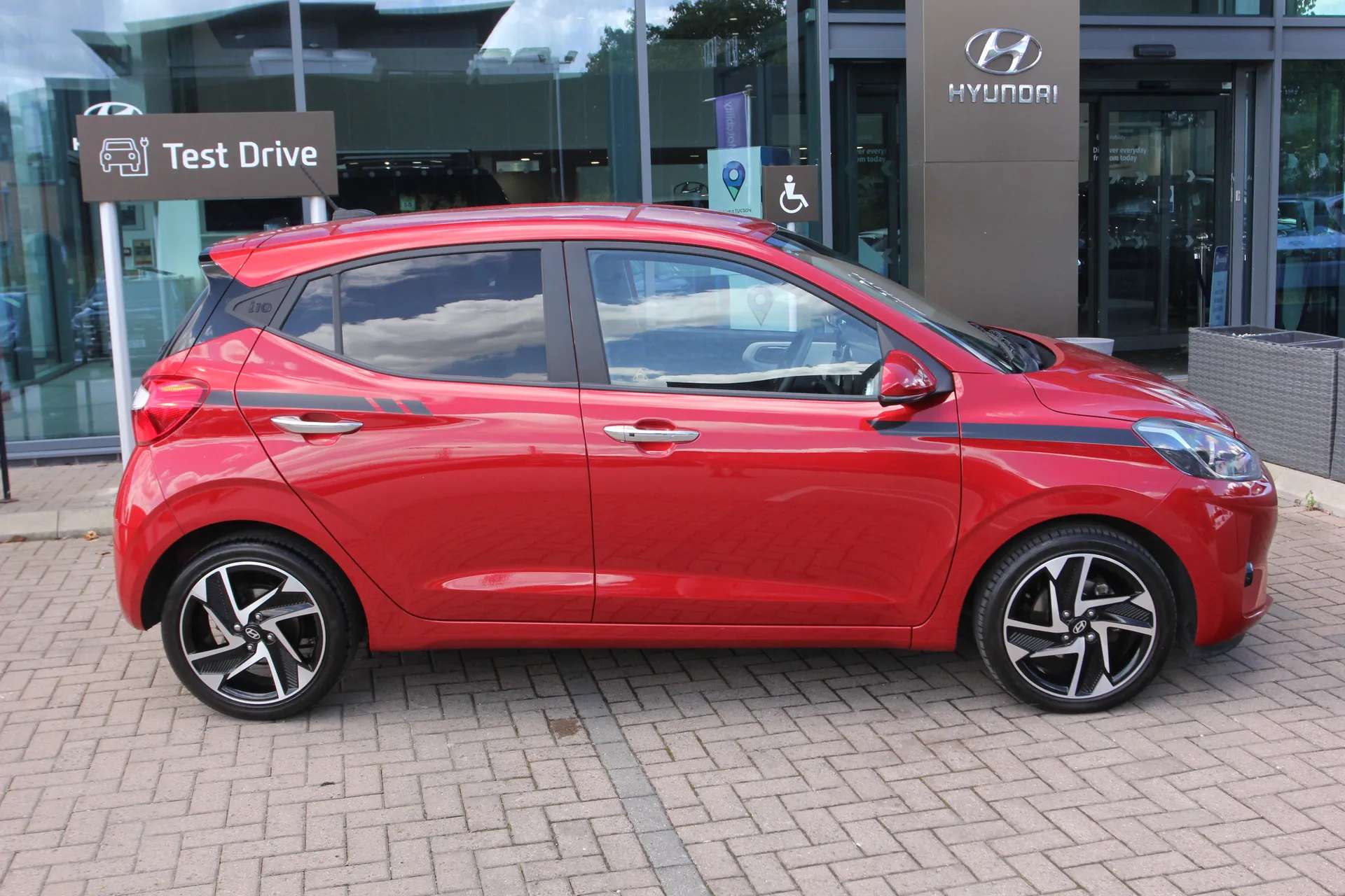 2024 HYUNDAI I10 2024 HYUNDAI I10
