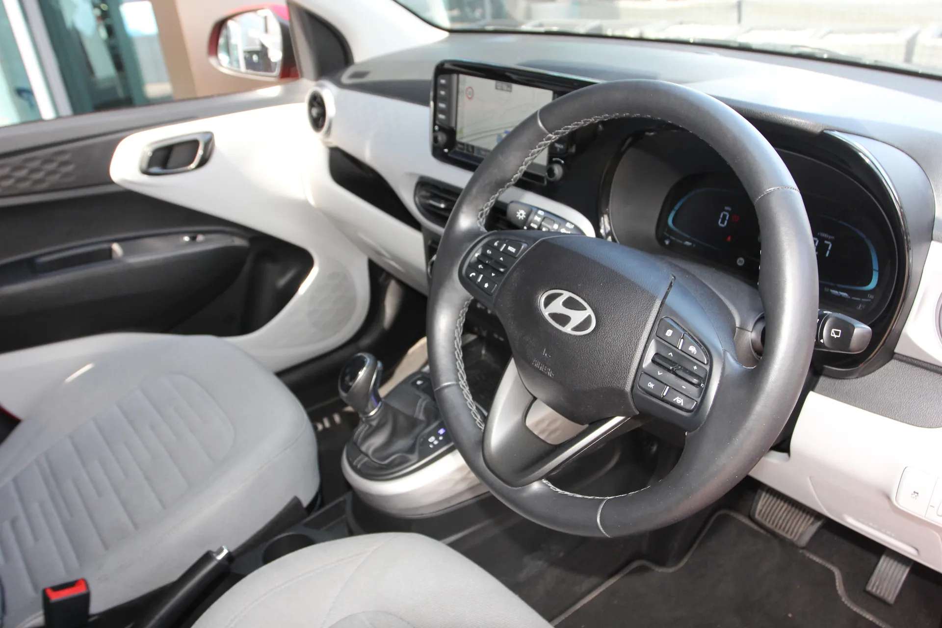 2024 HYUNDAI I10 2024 HYUNDAI I10