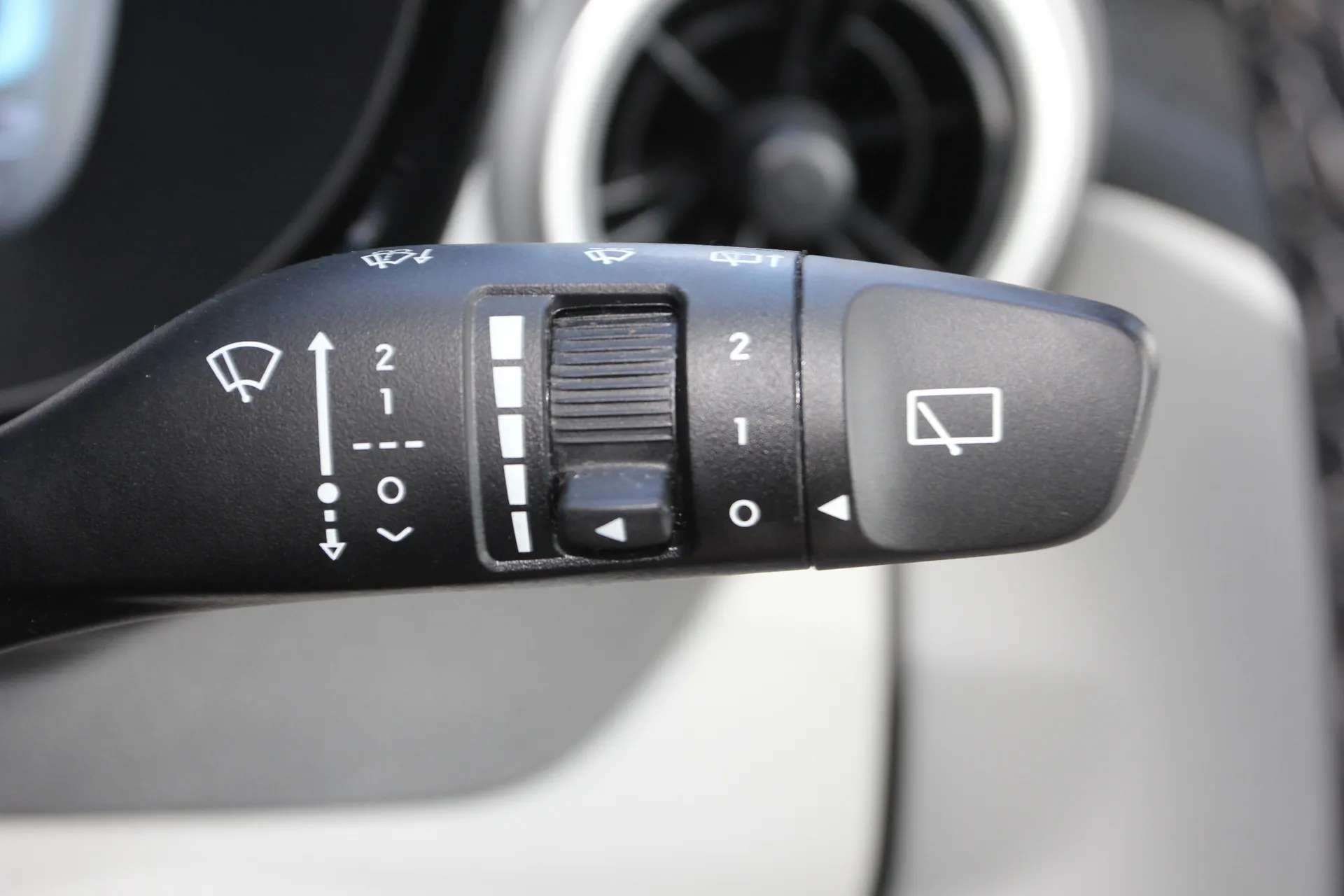 2024 HYUNDAI I10 2024 HYUNDAI I10