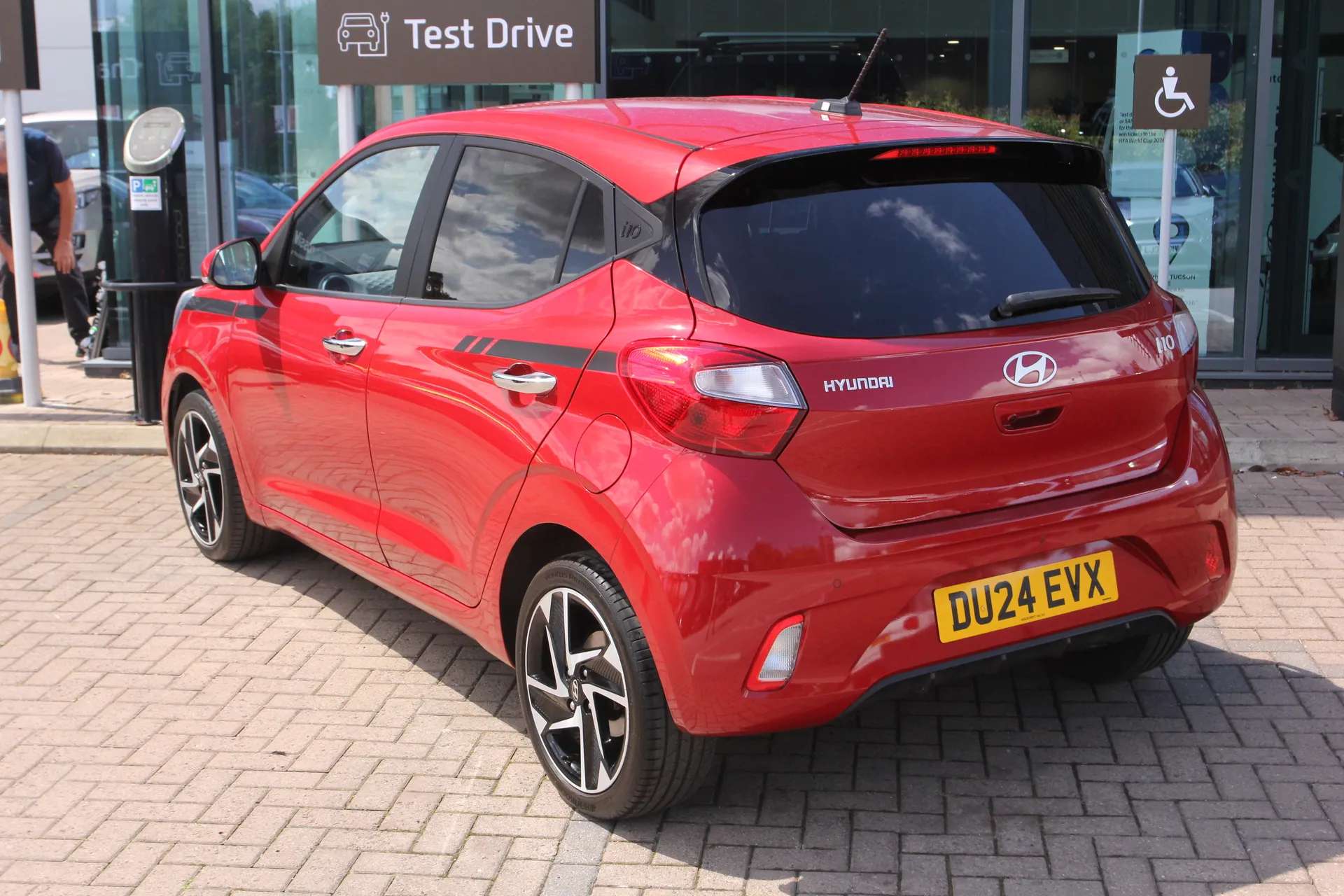 2024 HYUNDAI I10 2024 HYUNDAI I10
