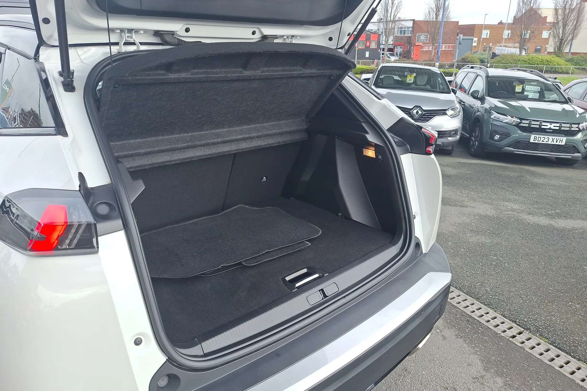 2021 PEUGEOT 2008 2021 PEUGEOT 2008