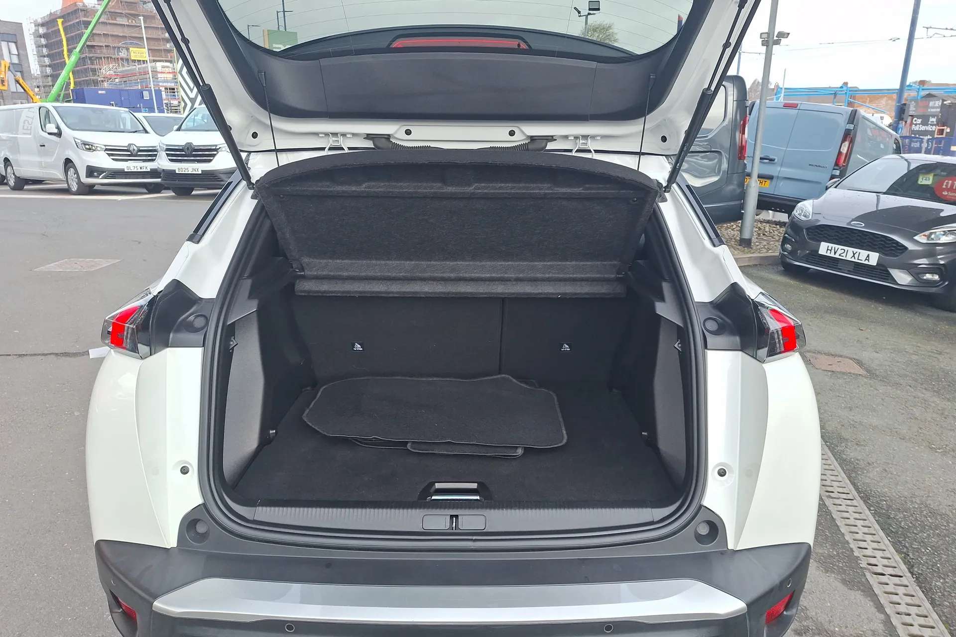 2021 PEUGEOT 2008 2021 PEUGEOT 2008