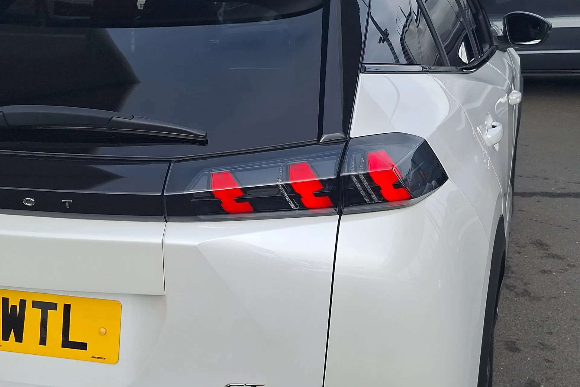 2021 PEUGEOT 2008 2021 PEUGEOT 2008