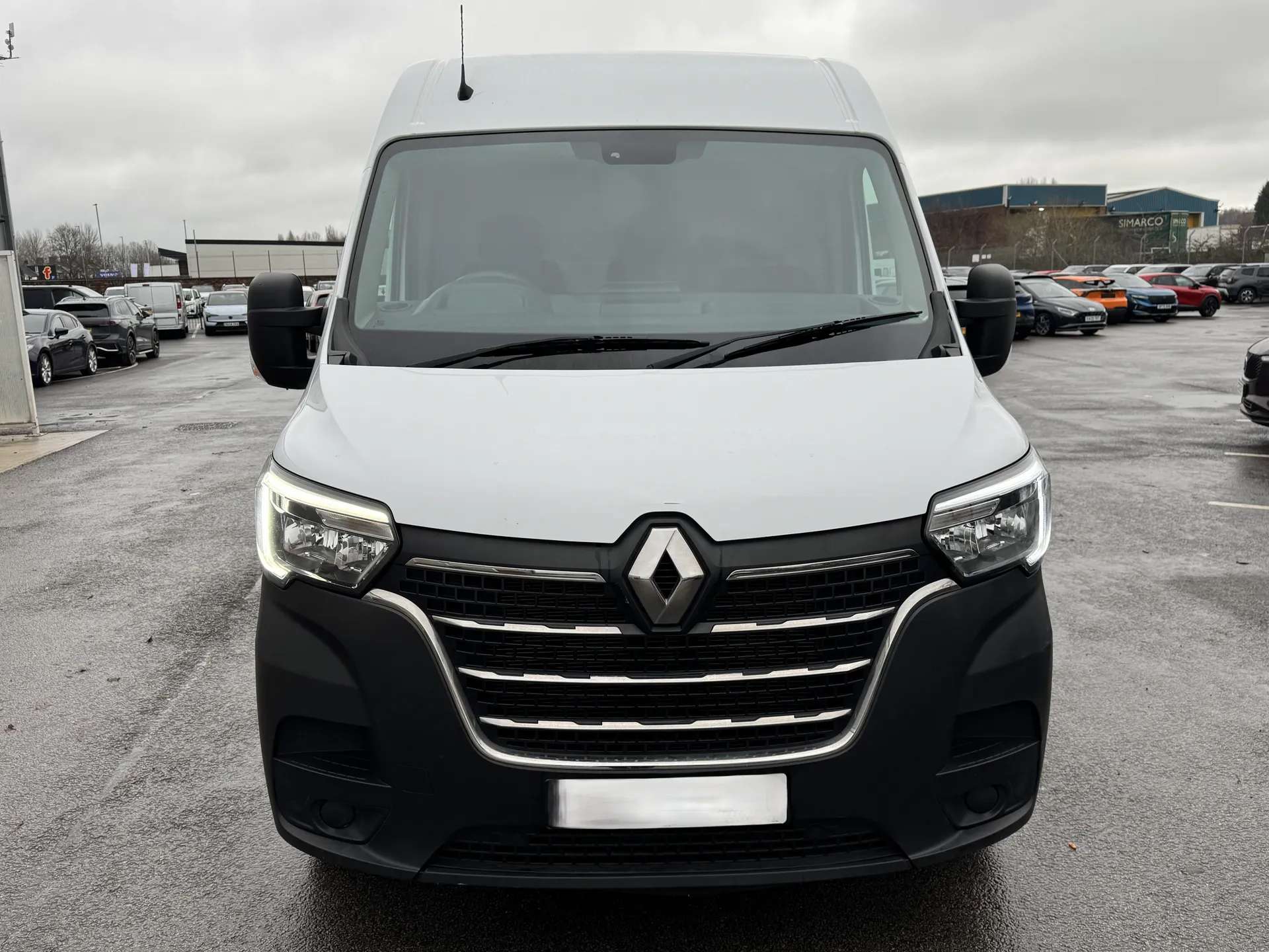 A 2023 RENAULT MASTER LM35dCi 135 Business+ Medium Roof Van A 2023 RENAULT MASTER LM35dCi 135 Business+ Medium Roof Van