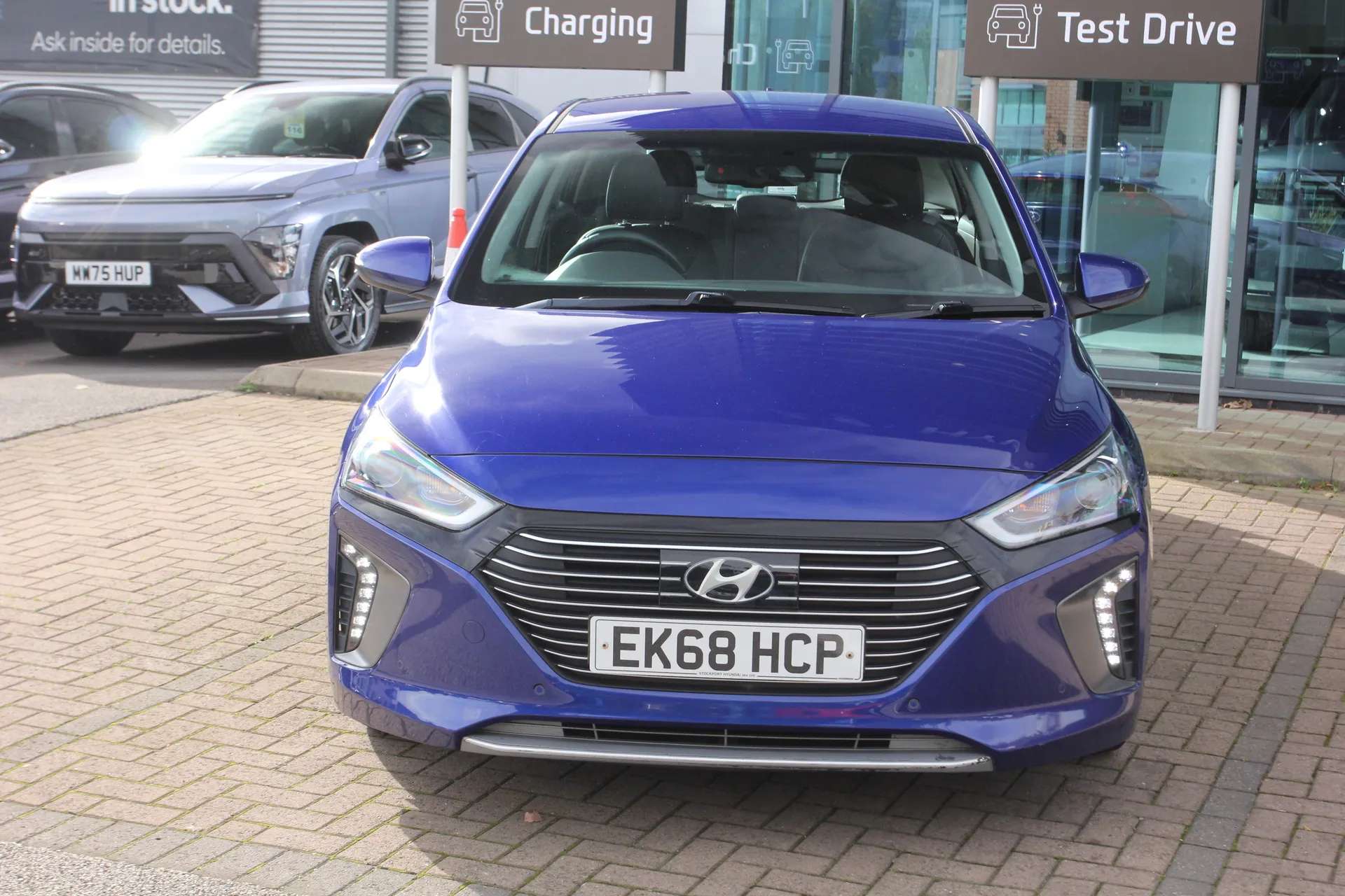 A 2018 HYUNDAI IONIQ 1.6 GDi Hybrid Premium SE 5dr DCT ZERO DEPOSIT FINANCE AVAILABLE A 2018 HYUNDAI IONIQ 1.6 GDi Hybrid Premium SE 5dr DCT ZERO DEPOSIT FINANCE AVAILABLE