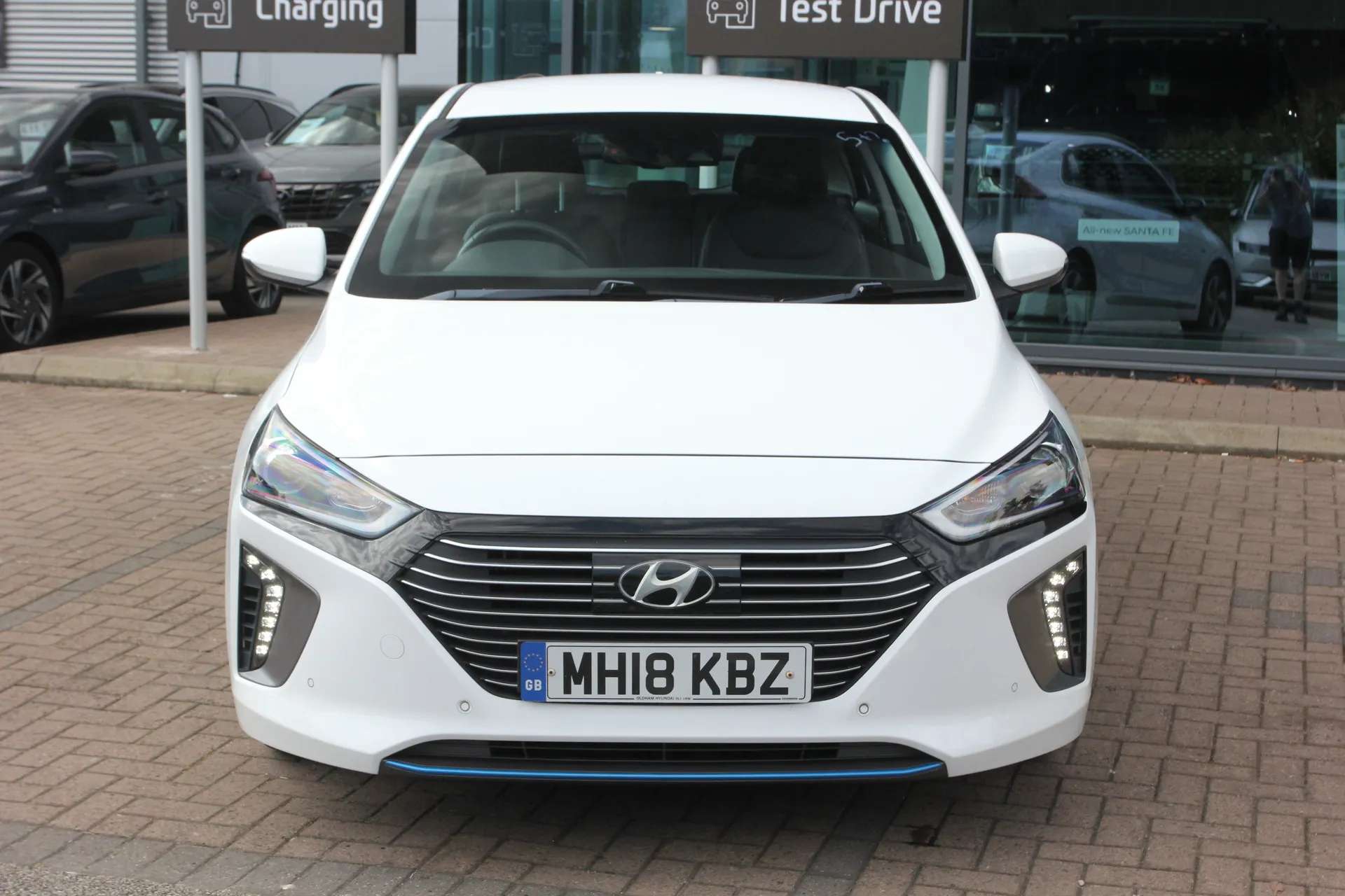 A 2018 HYUNDAI IONIQ 1.6 GDi Hybrid Premium SE 5dr DCT A 2018 HYUNDAI IONIQ 1.6 GDi Hybrid Premium SE 5dr DCT