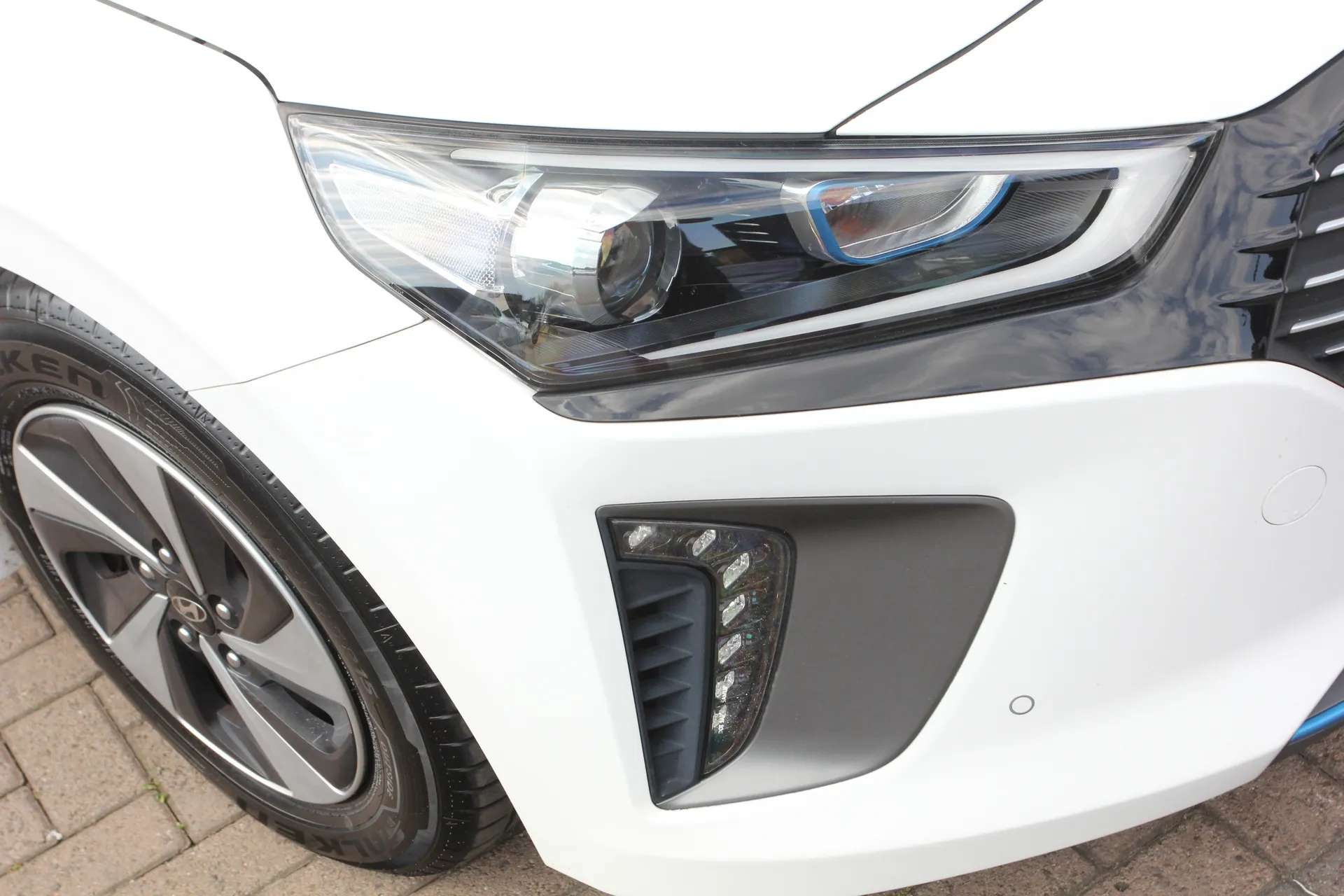 A 2018 HYUNDAI IONIQ 1.6 GDi Hybrid Premium SE 5dr DCT A 2018 HYUNDAI IONIQ 1.6 GDi Hybrid Premium SE 5dr DCT