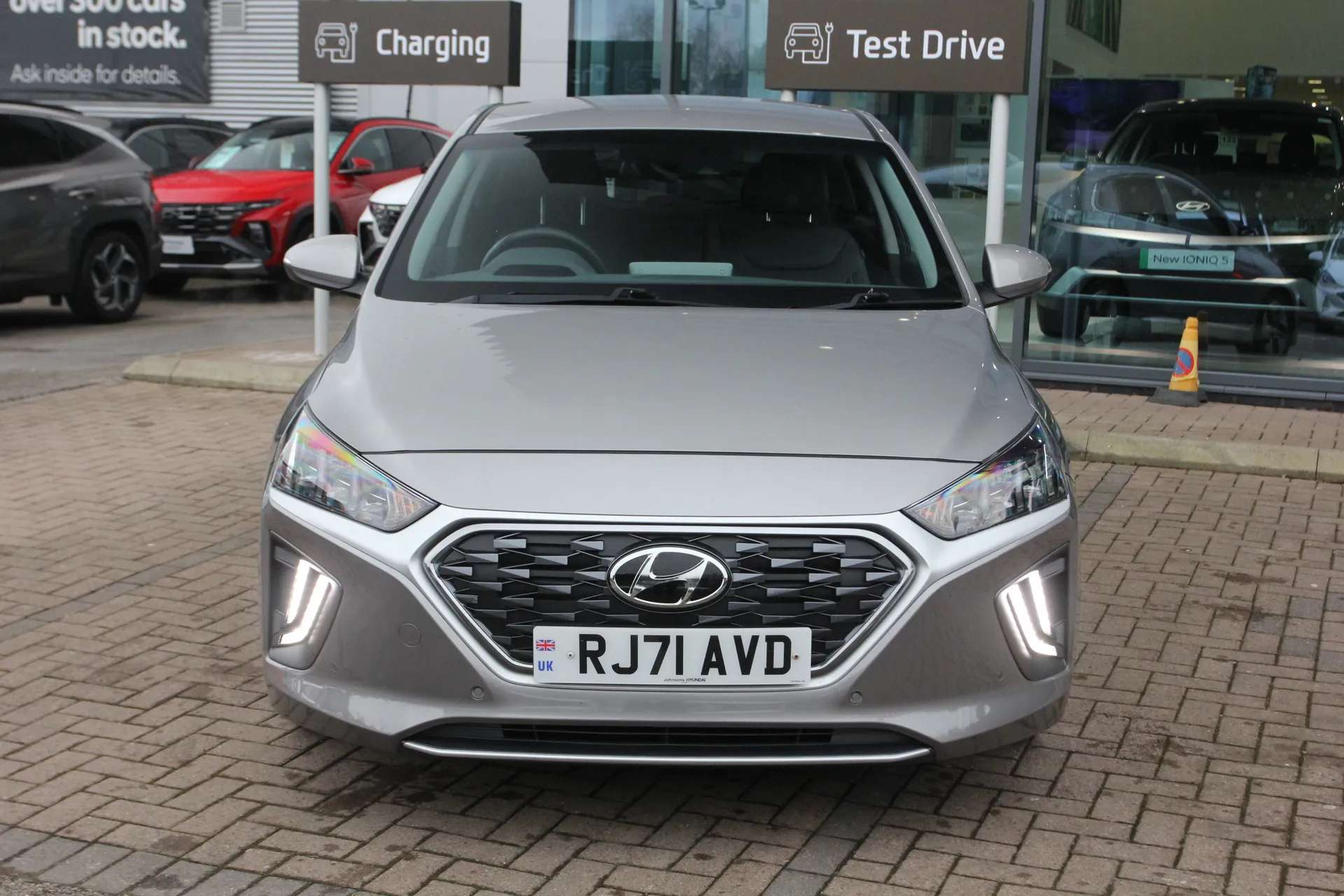 A 2021 HYUNDAI IONIQ 1.6 GDi Hybrid Premium SE 5dr DCT ZERO DEPOSIT FINANCE AVAILABLE A 2021 HYUNDAI IONIQ 1.6 GDi Hybrid Premium SE 5dr DCT ZERO DEPOSIT FINANCE AVAILABLE