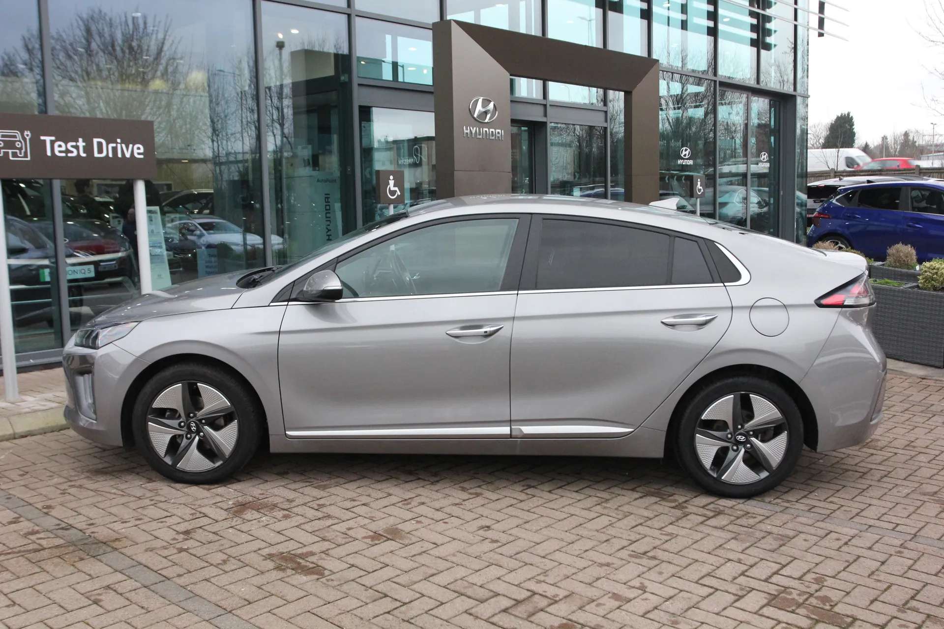 2021 HYUNDAI IONIQ 2021 HYUNDAI IONIQ