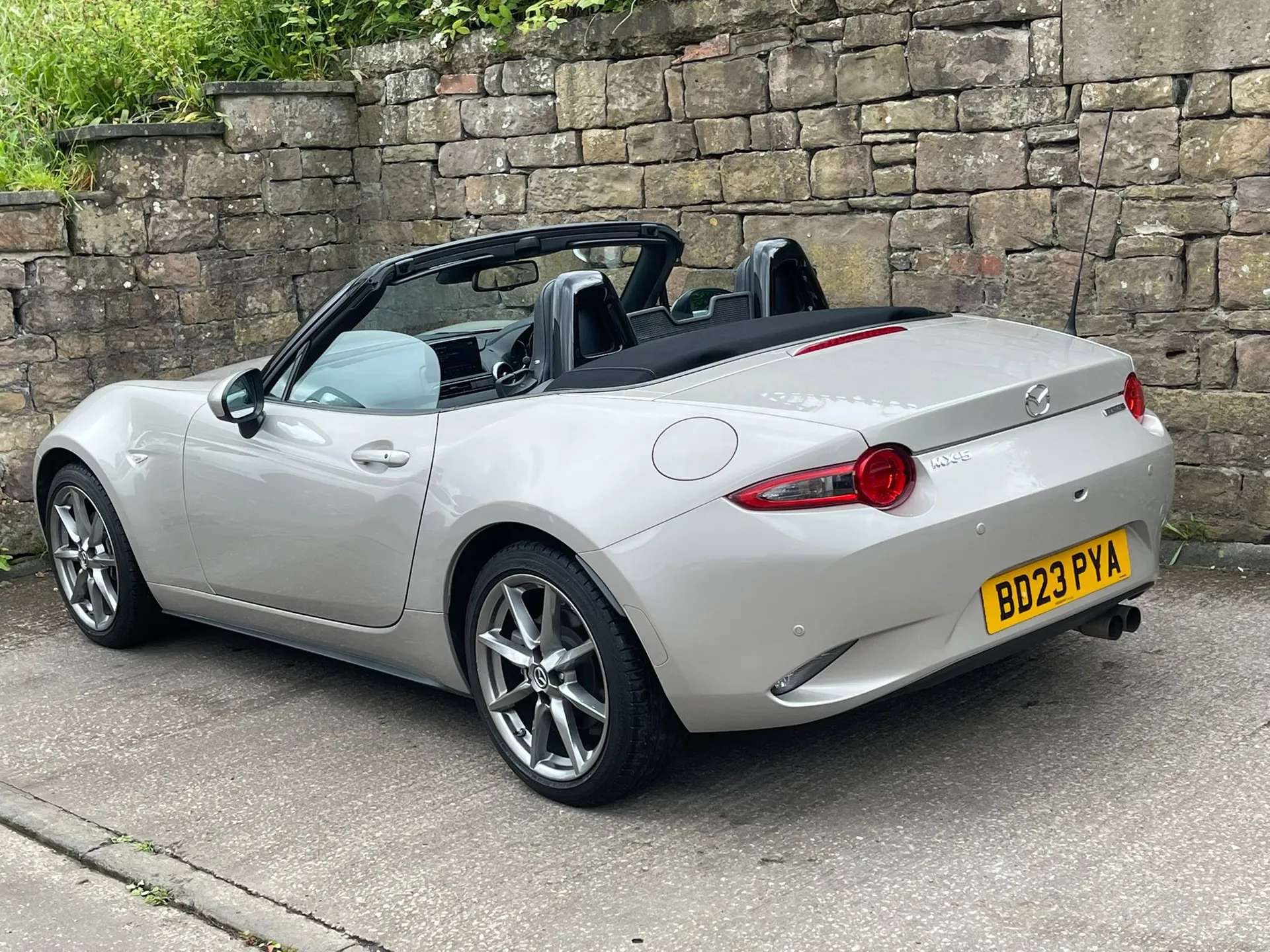 2023 MAZDA MX-5 2023 MAZDA MX-5