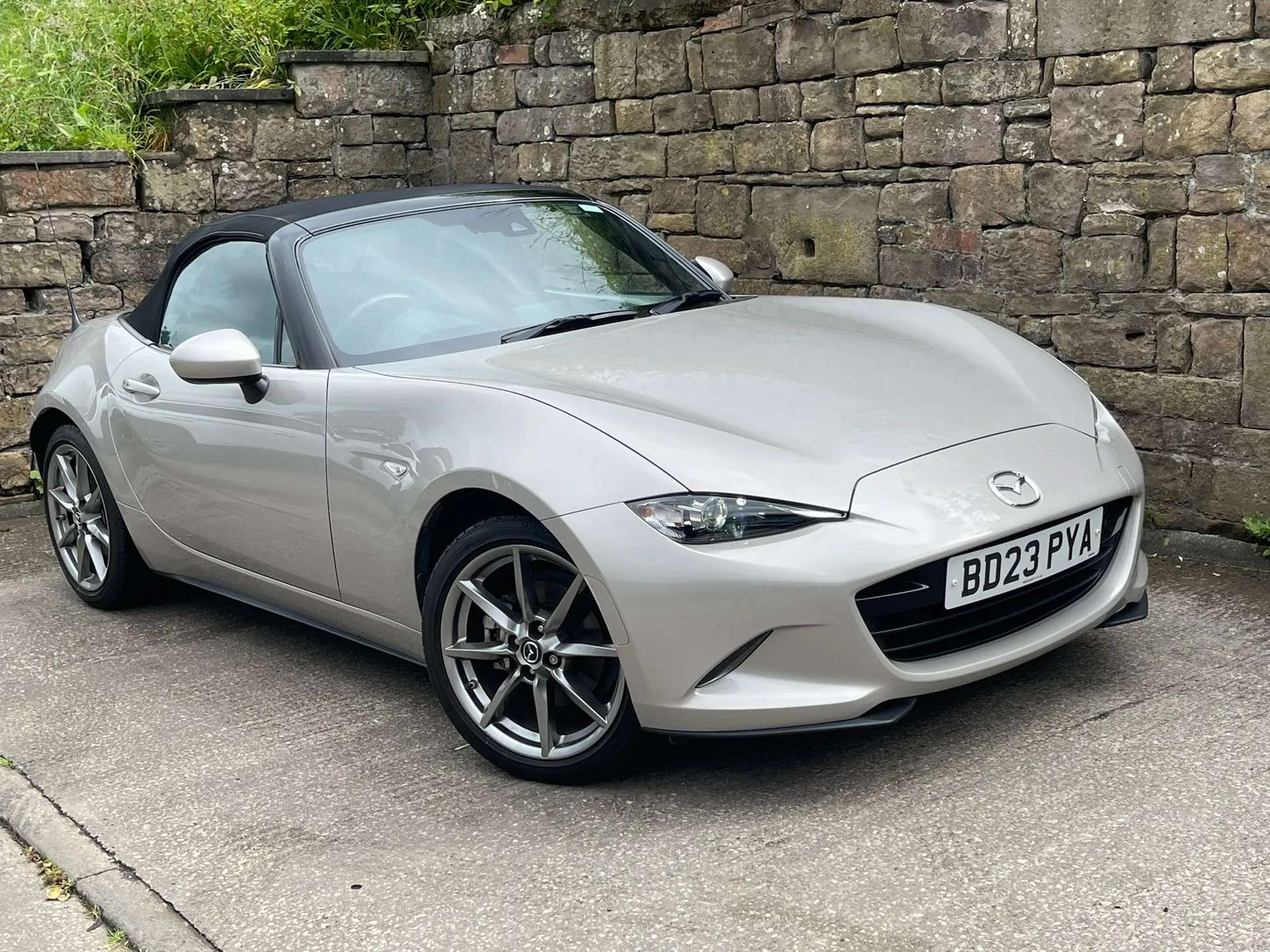2023 MAZDA MX-5 2023 MAZDA MX-5