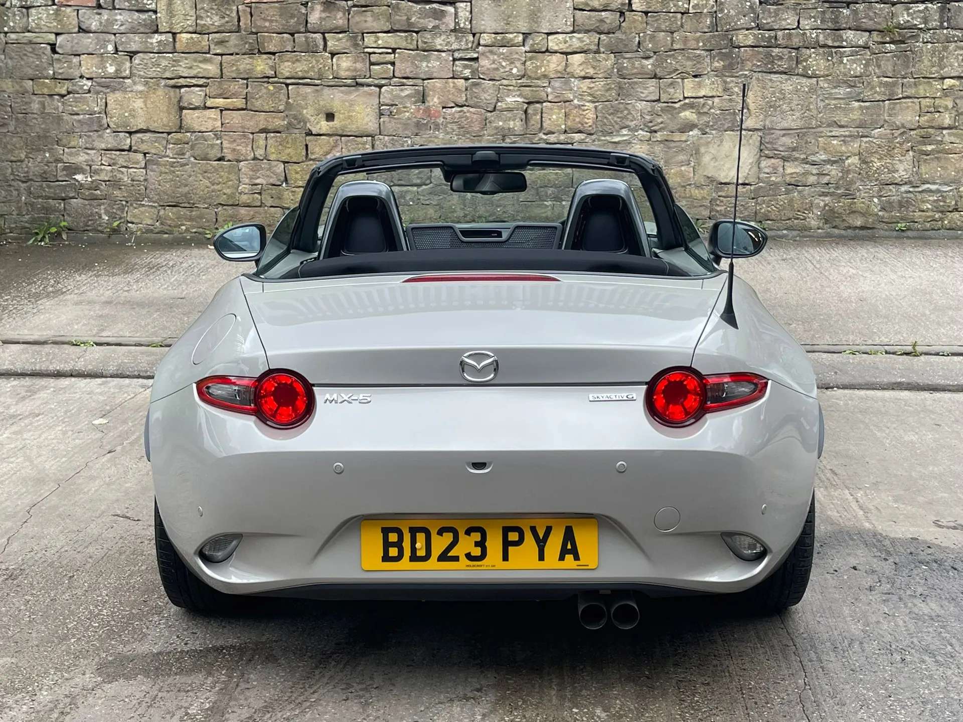2023 MAZDA MX-5 2023 MAZDA MX-5