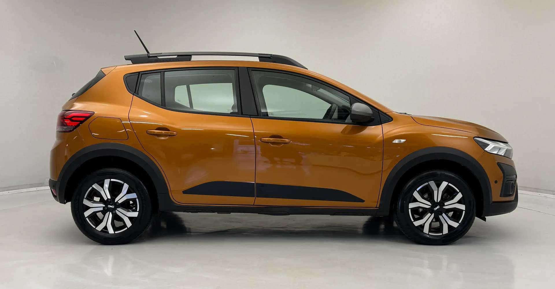 A 2023 DACIA SANDERO STEPWAY 1.0 TCe Journey 5dr A 2023 DACIA SANDERO STEPWAY 1.0 TCe Journey 5dr