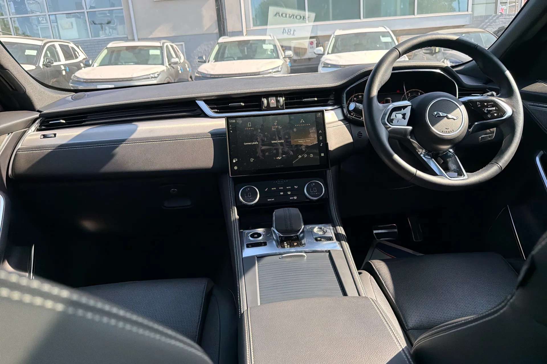 A 2023 JAGUAR F-PACE 2.0 D200 R-Dynamic SE Black 5dr Auto AWD A 2023 JAGUAR F-PACE 2.0 D200 R-Dynamic SE Black 5dr Auto AWD