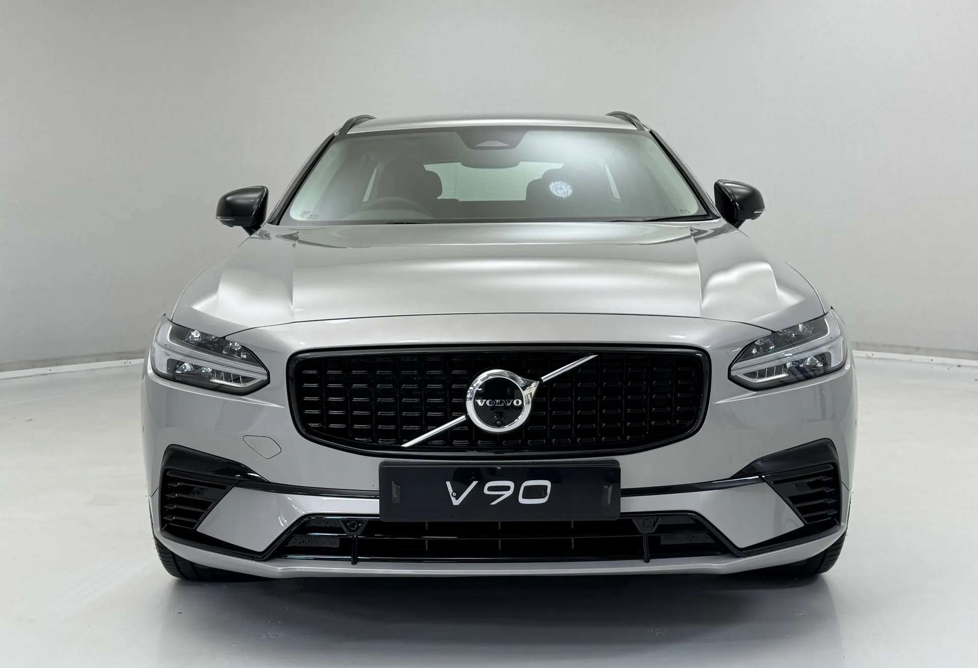 2025 VOLVO V90 2025 VOLVO V90