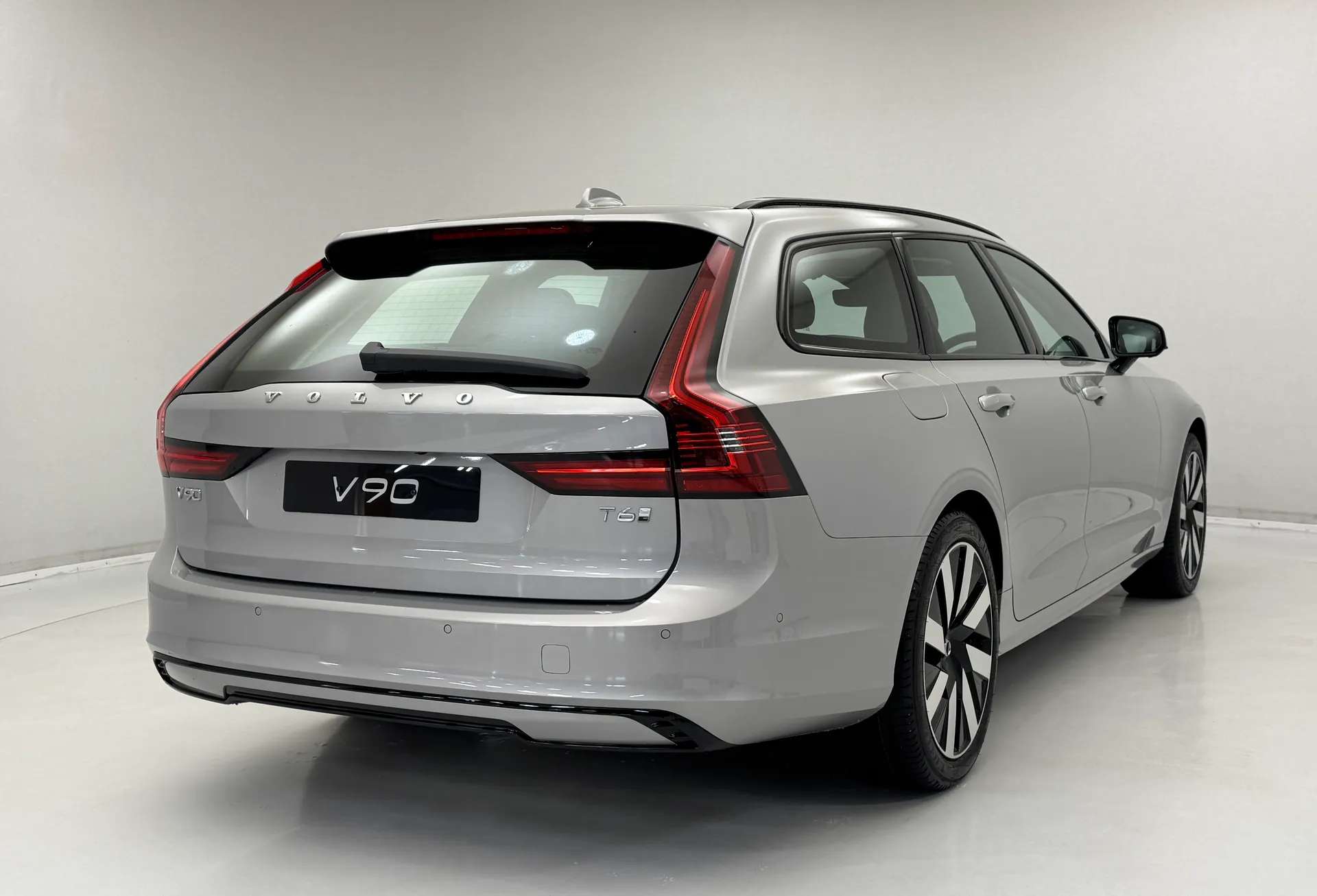 2025 VOLVO V90 2025 VOLVO V90