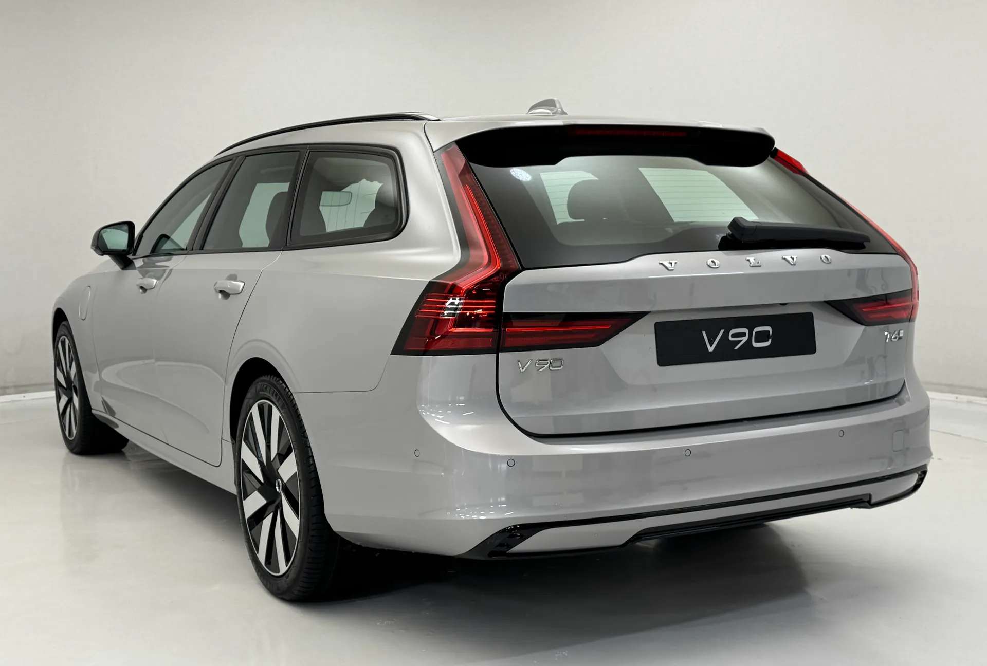 2025 VOLVO V90 2025 VOLVO V90