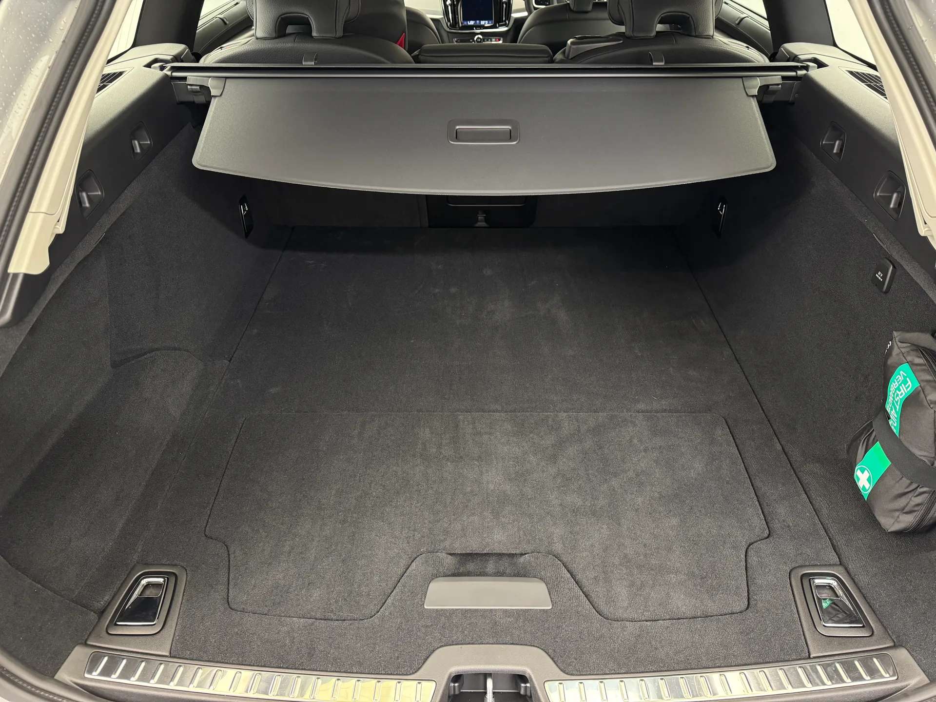 2025 VOLVO V90 2025 VOLVO V90