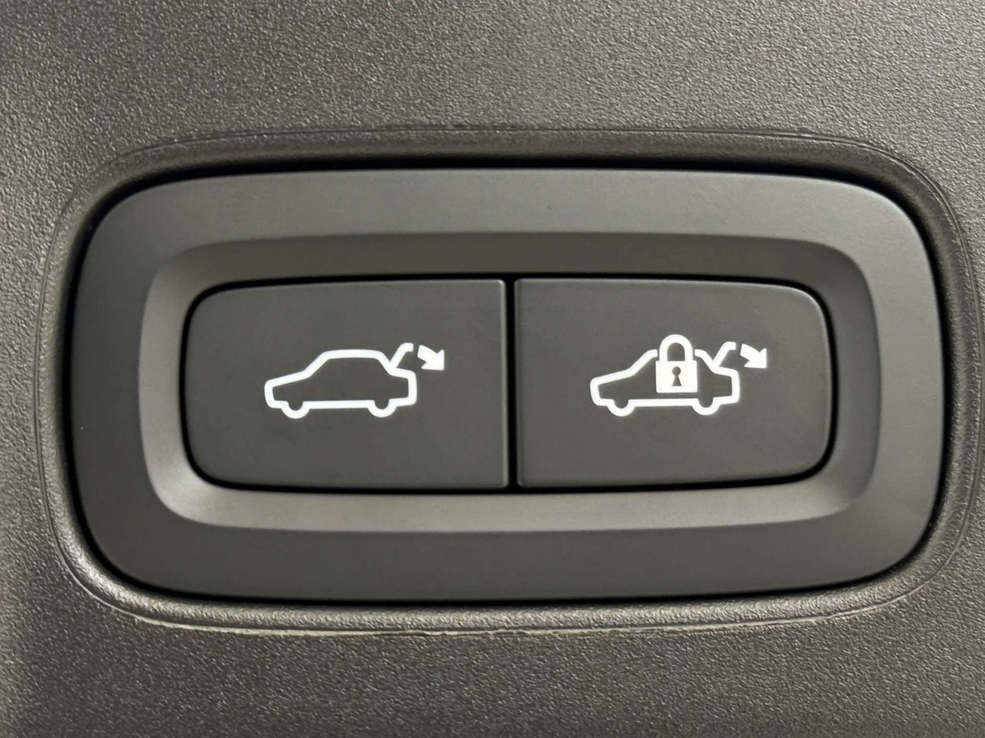 2025 VOLVO V90 2025 VOLVO V90