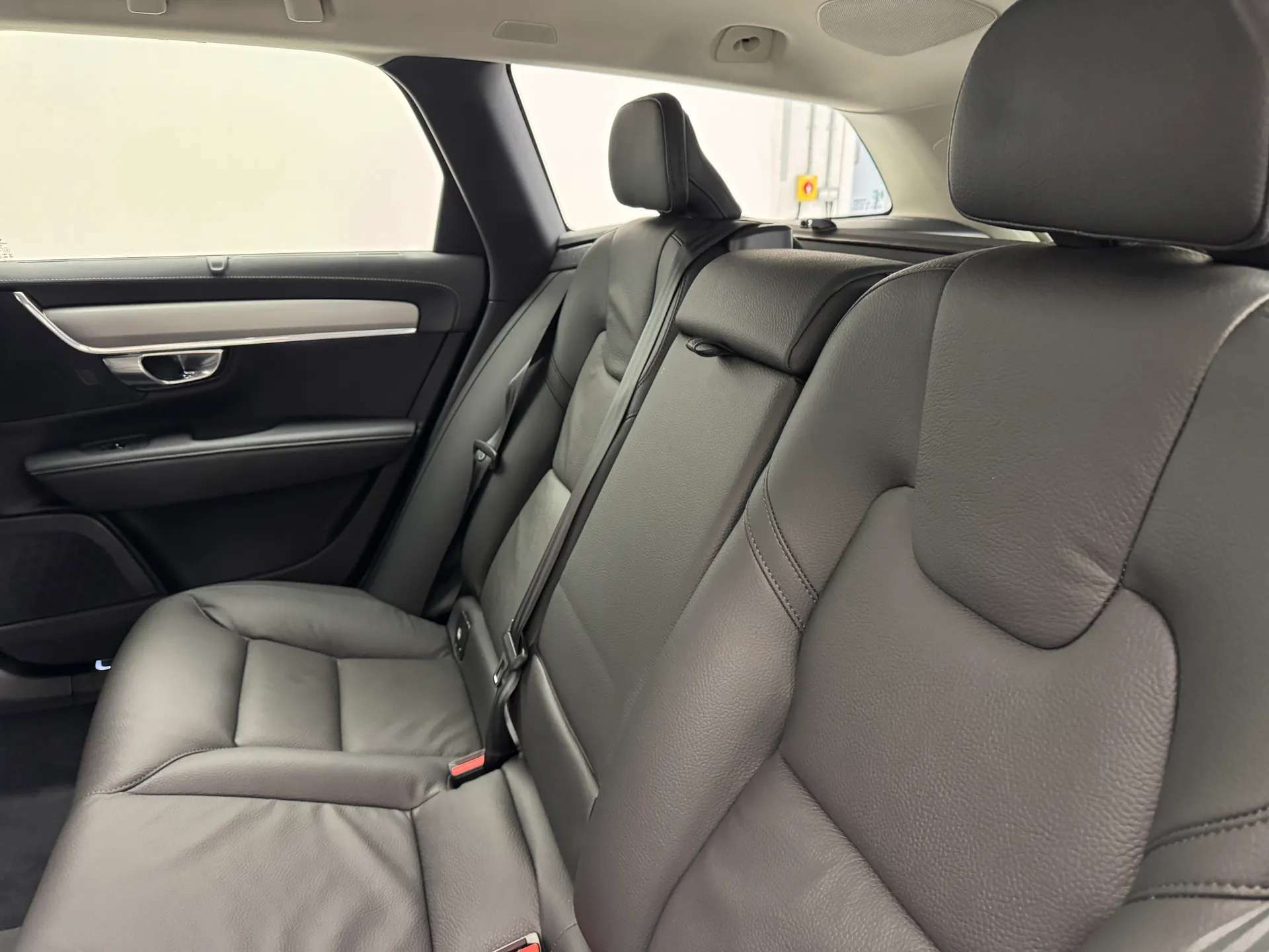 2025 VOLVO V90 2025 VOLVO V90