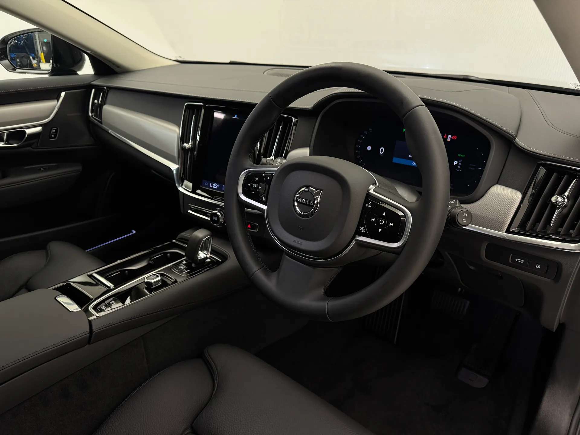 2025 VOLVO V90 2025 VOLVO V90