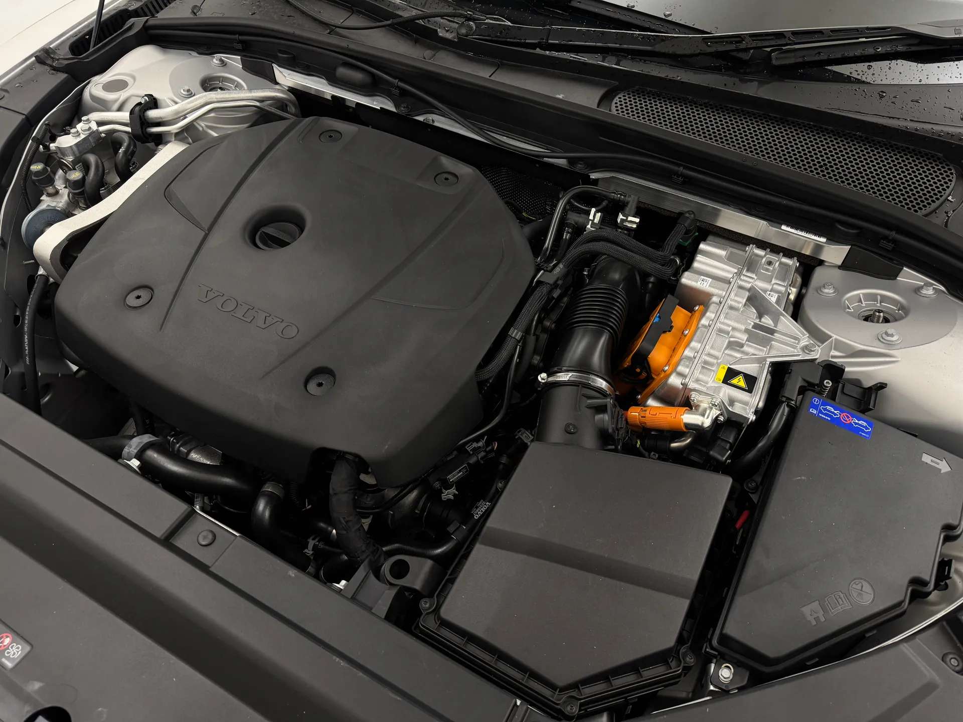 2025 VOLVO V90 2025 VOLVO V90