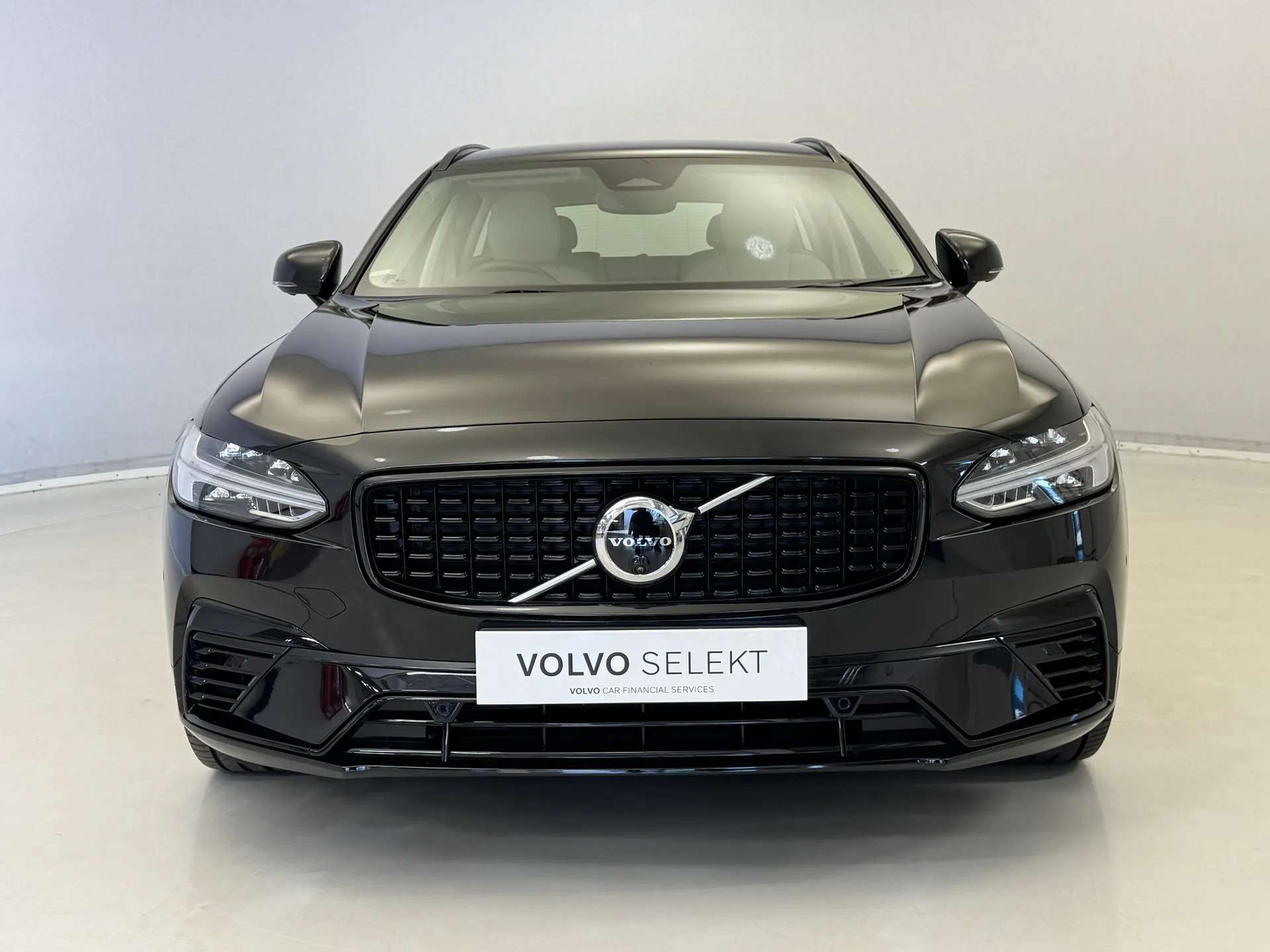 2025 VOLVO V90 2025 VOLVO V90