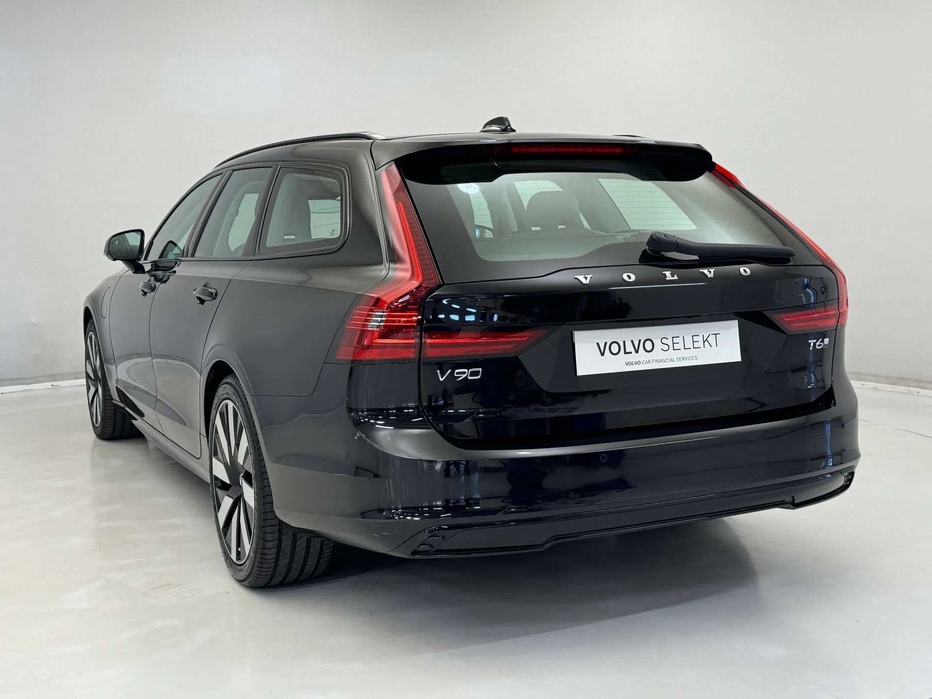 2025 VOLVO V90 2025 VOLVO V90