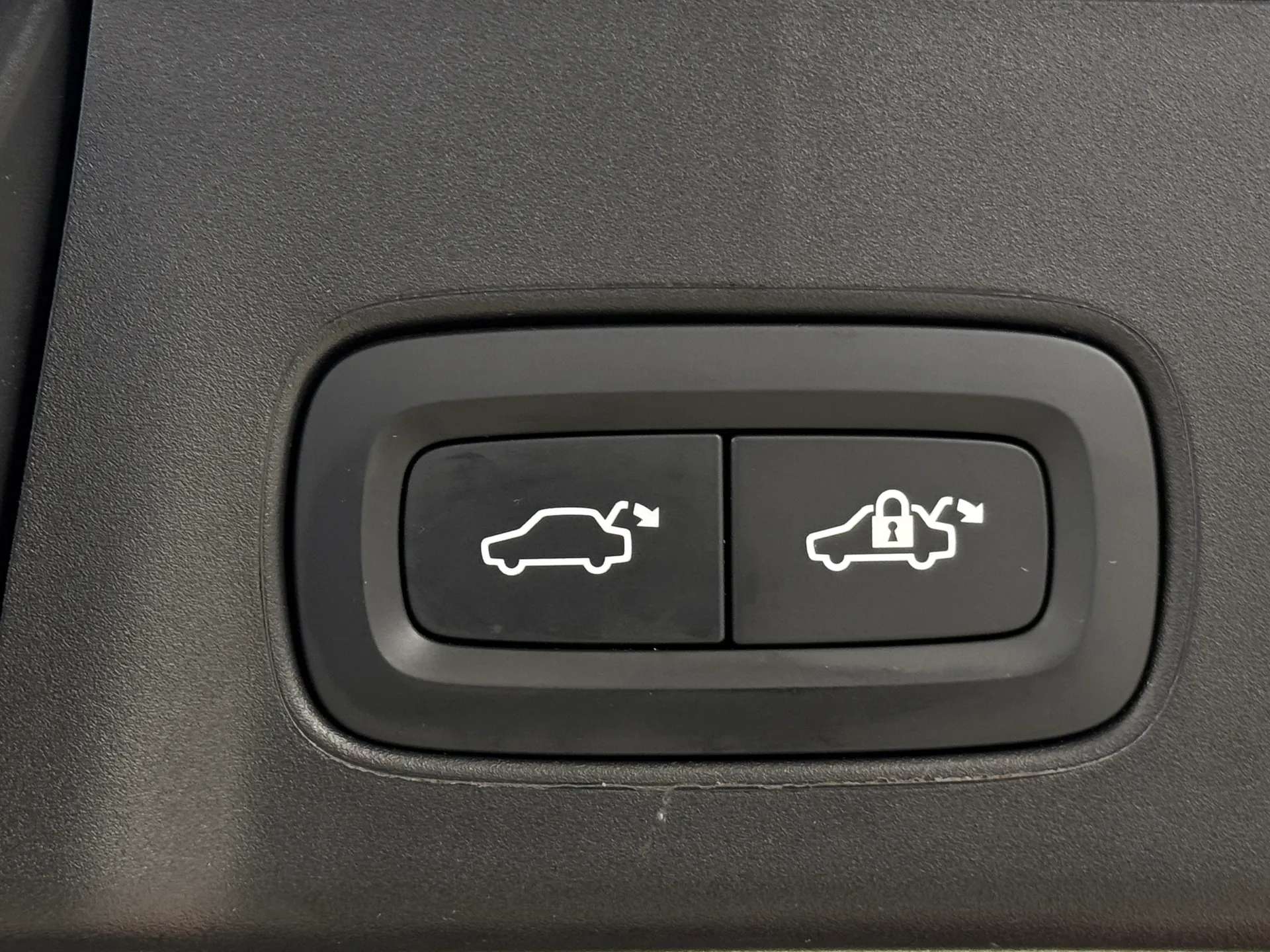 2025 VOLVO V90 2025 VOLVO V90