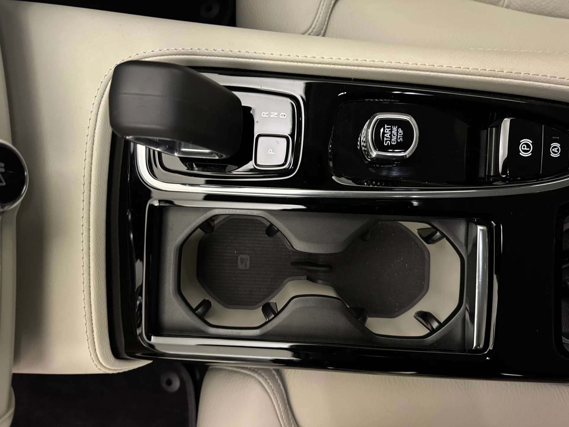 2025 VOLVO V90 2025 VOLVO V90