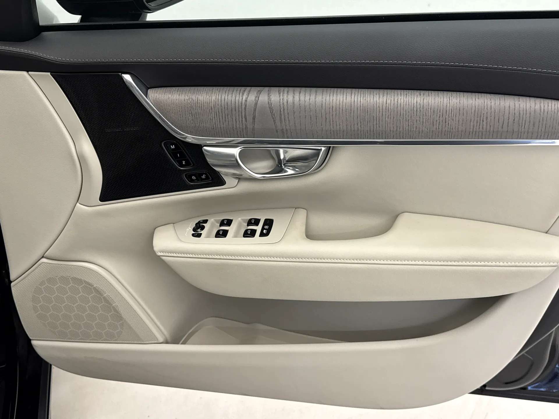 2025 VOLVO V90 2025 VOLVO V90