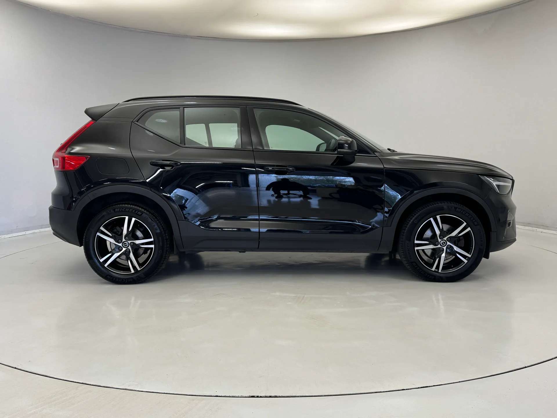 2022 VOLVO XC40 2022 VOLVO XC40