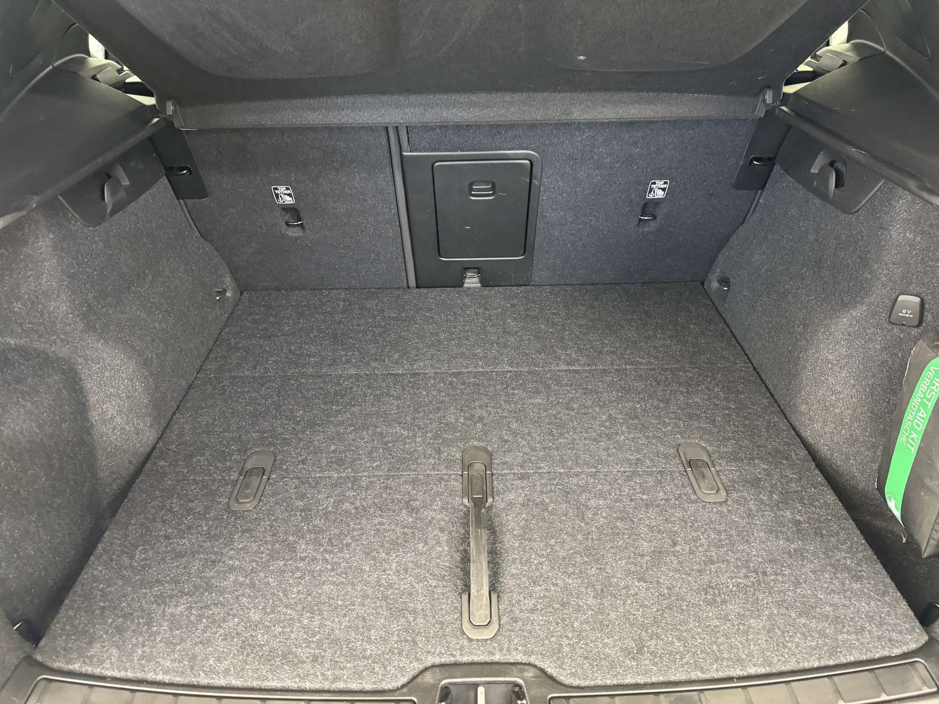 2022 VOLVO XC40 2022 VOLVO XC40