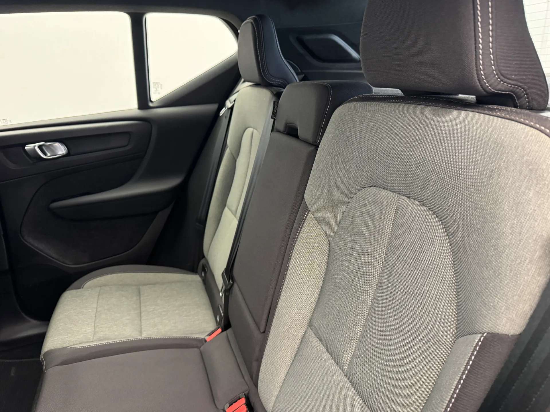 2022 VOLVO XC40 2022 VOLVO XC40