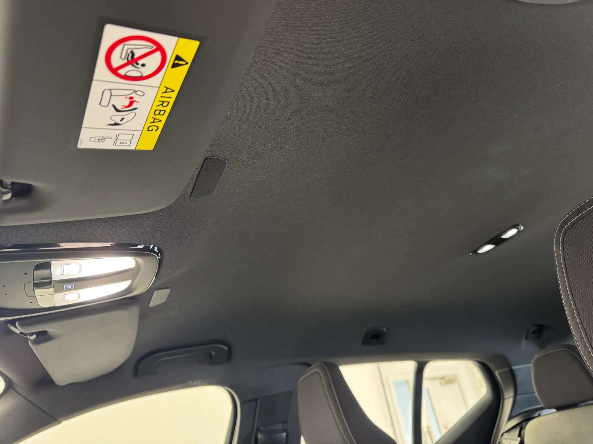 2022 VOLVO XC40 2022 VOLVO XC40