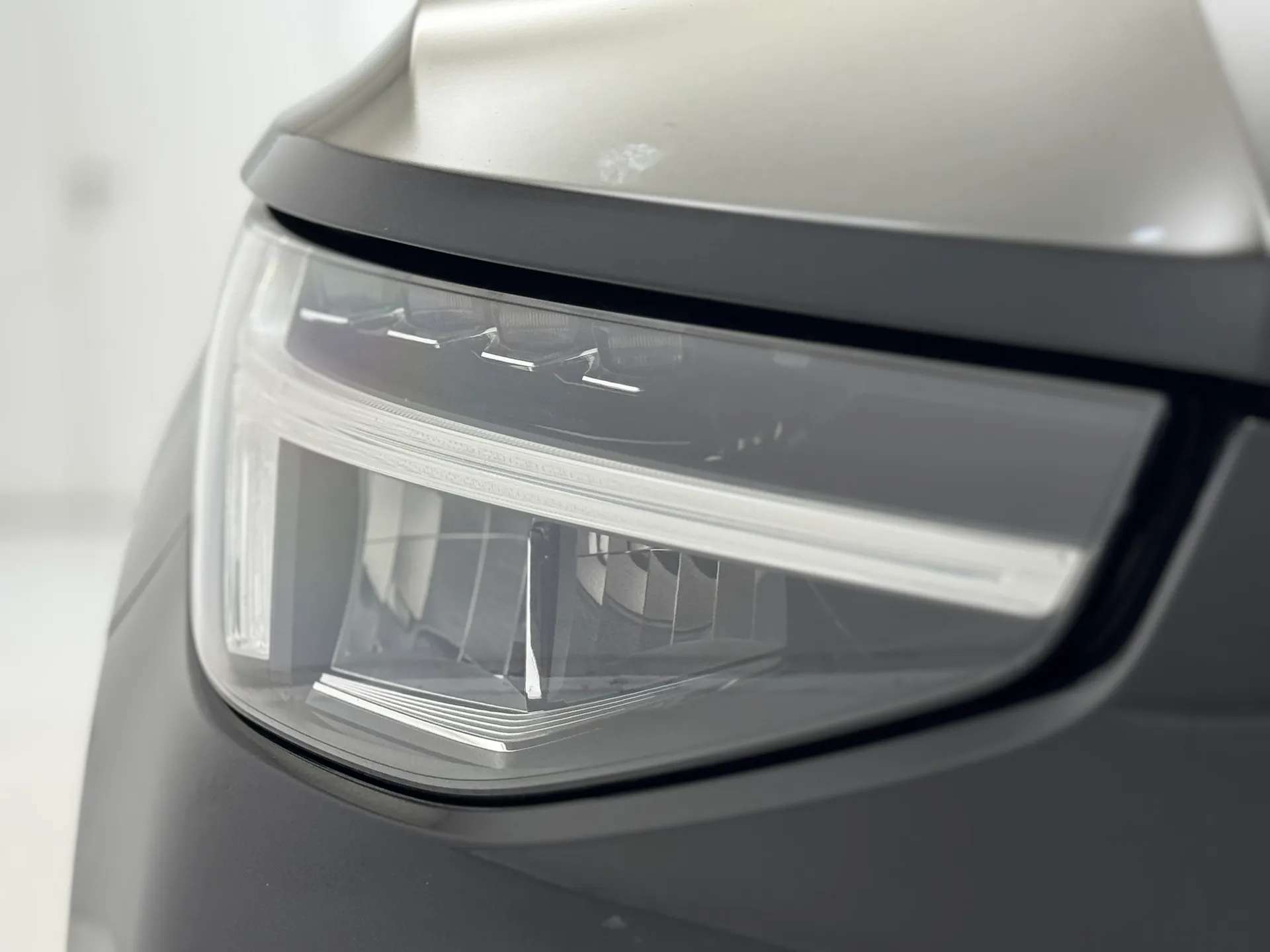 2022 VOLVO XC40 2022 VOLVO XC40
